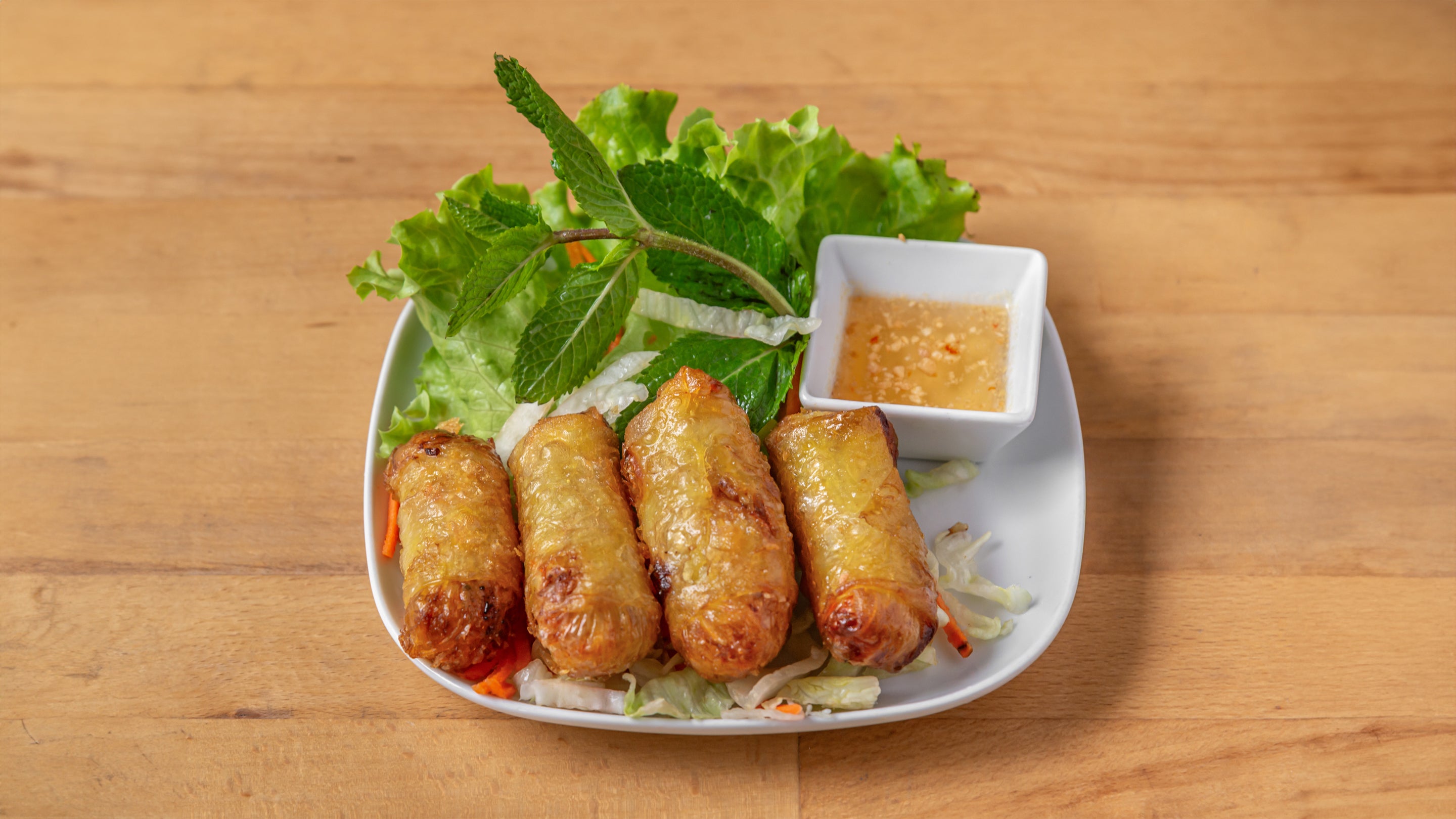 E1 Nems de poulet (4piece ) (maison)