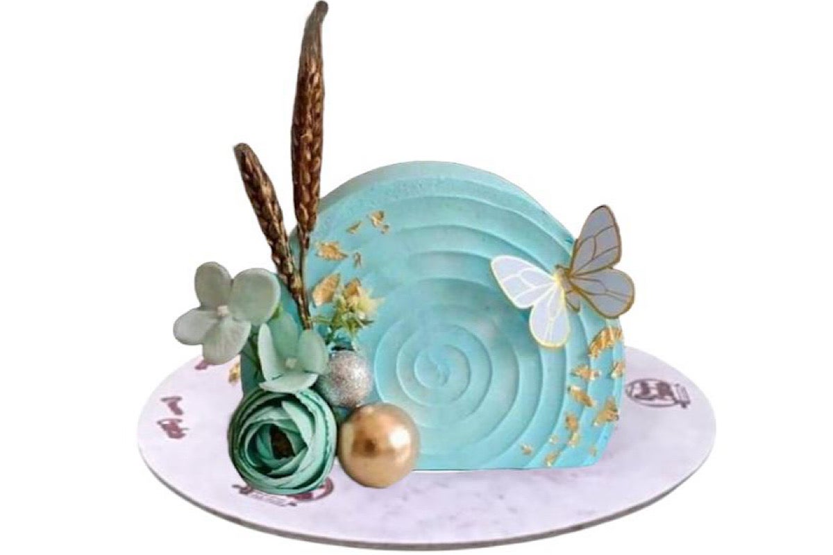 Mom heart tifani cake