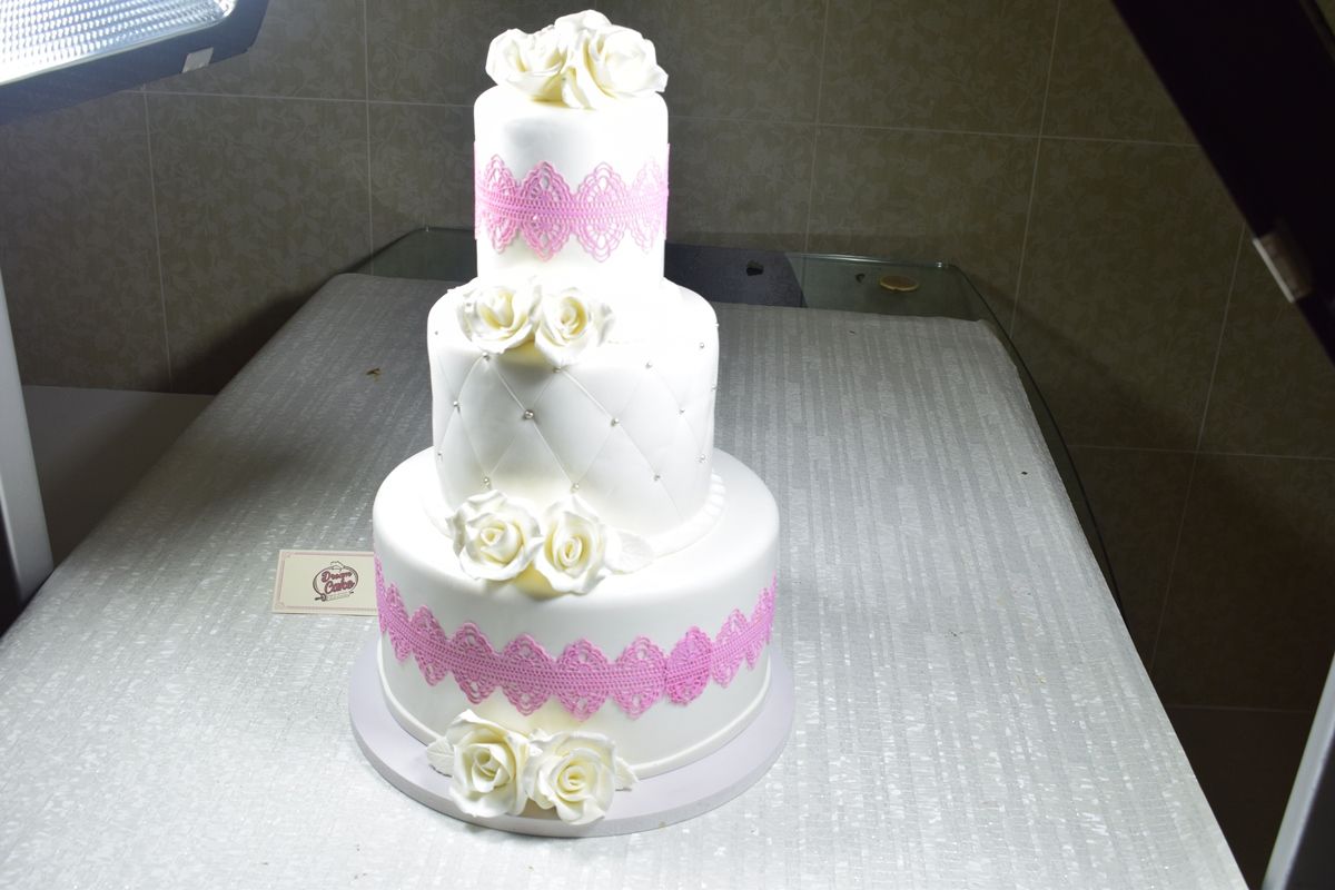 3 Layer Pink Cake (10 Inches, 6 Inches, 4 Inches) (Serves 40 Persons)