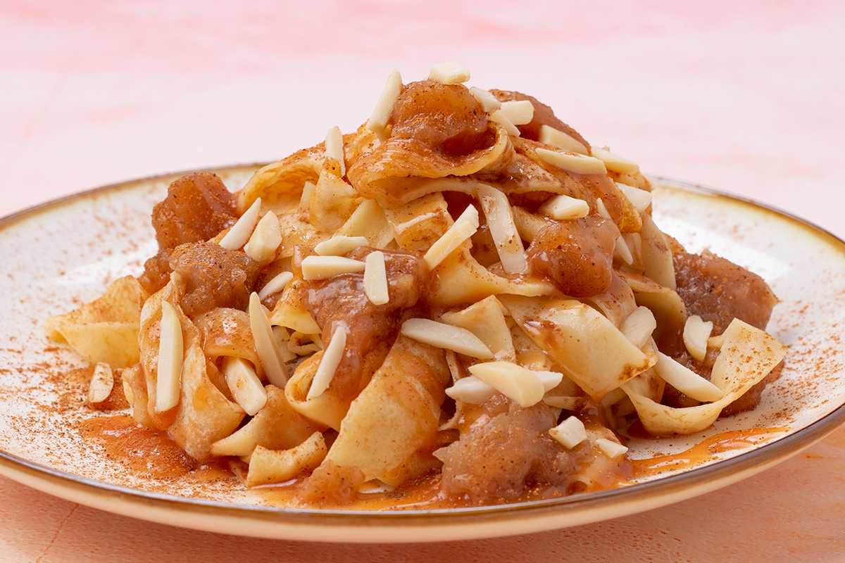Apple Pie Spaghetti Crepe