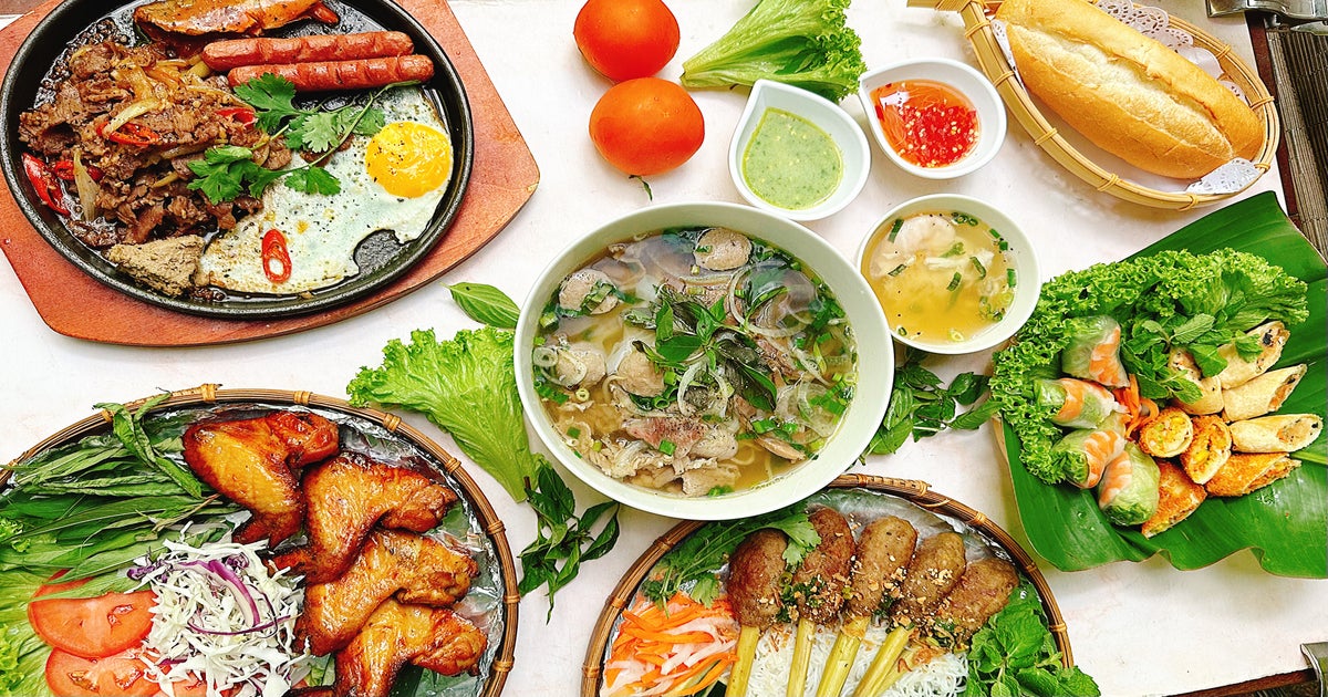 Lucky Saigon Cafes - Tanglin delivery from Queensway - Order with Deliveroo