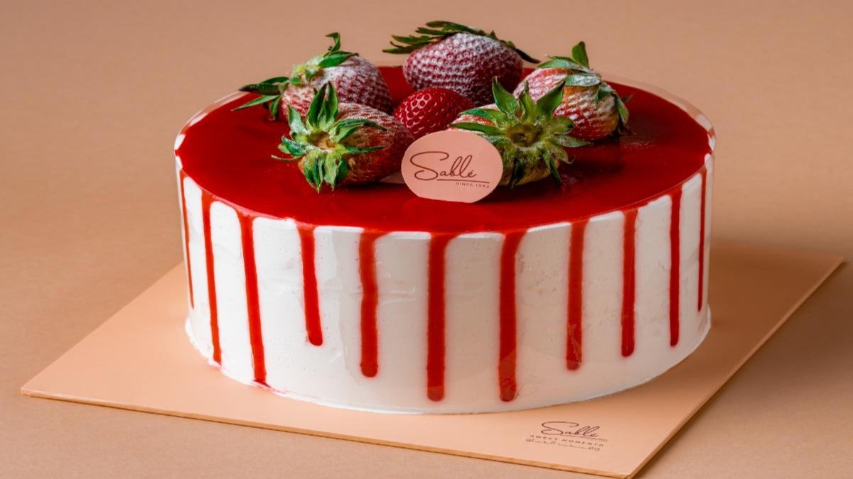 Strawberry Custard Cake