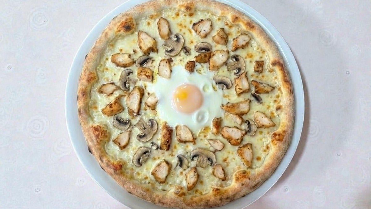 Pizza Chicken Alfredo