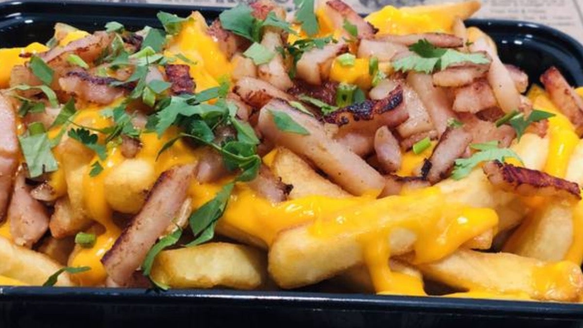 Frites au Cheddar et lardon