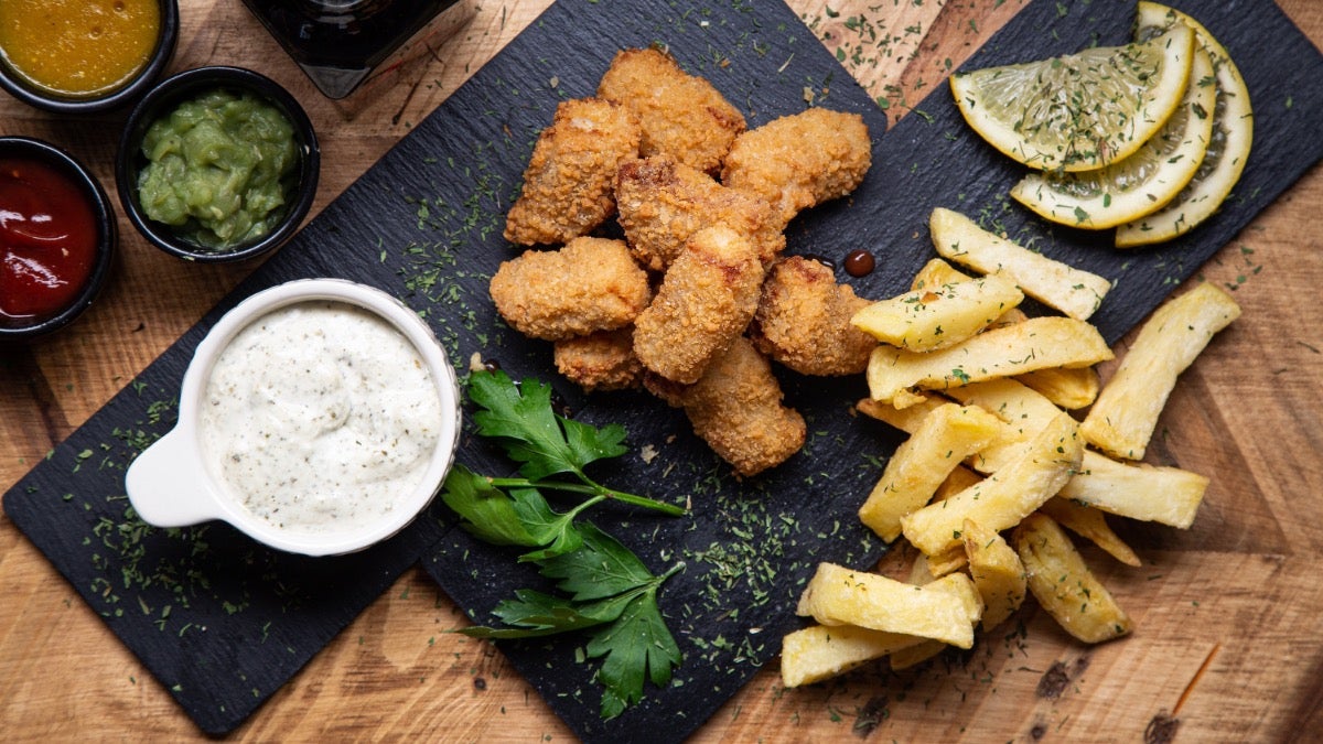 Vegan Crispy Nuggets (6) & Chips (Quorn)