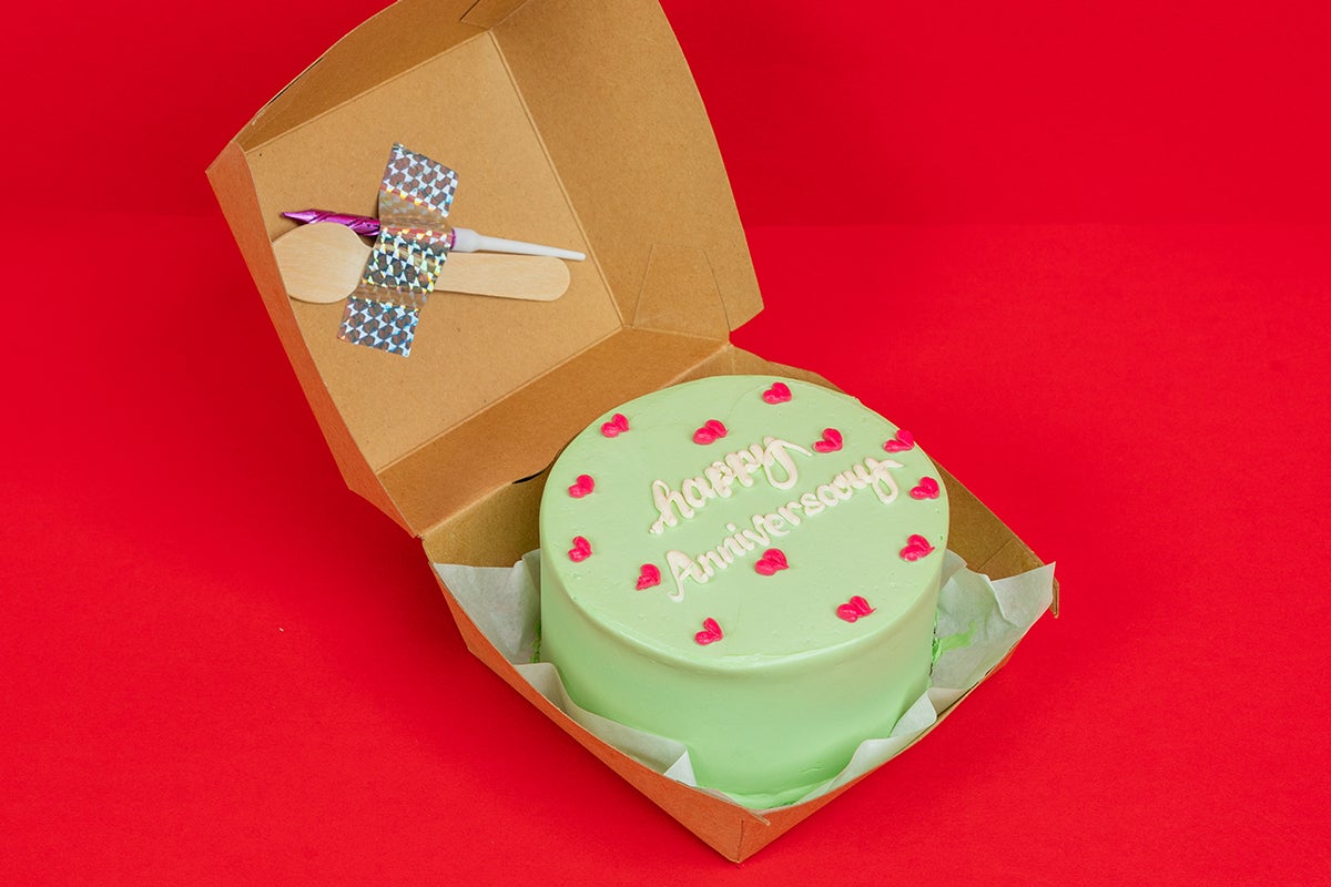 Green Happy Anniversary cake