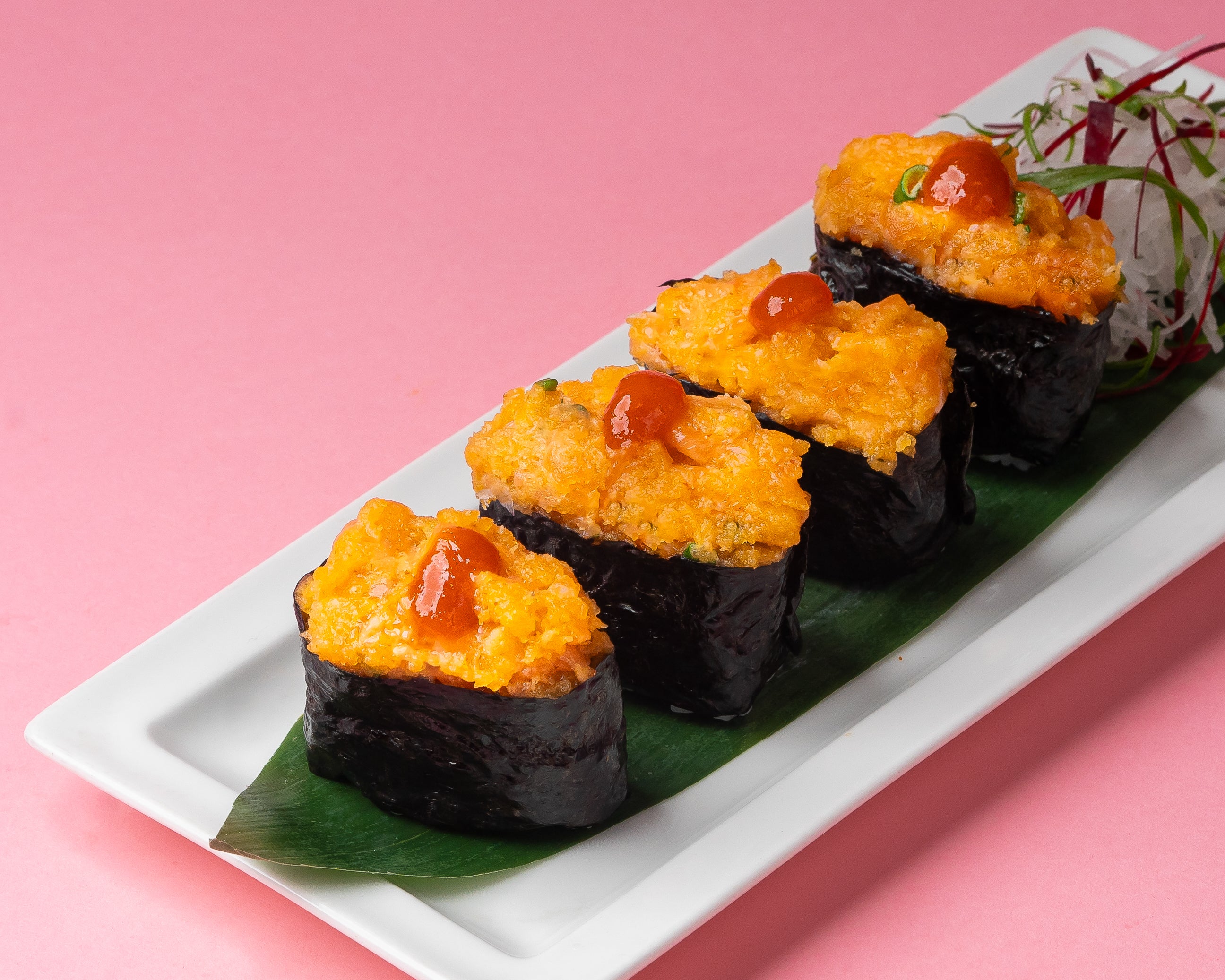 Spicy Salmon Gunkan(Raw)