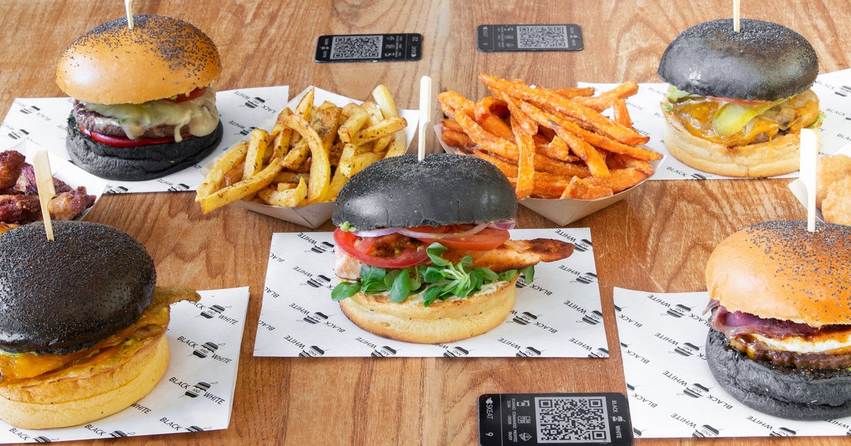 Black and White Pigalle livre depuis Paris 9ème Opéra Commandez avec Deliveroo Black and White Pigalle livre depuis Paris 9ème Opéra Commandez avec Deliveroo