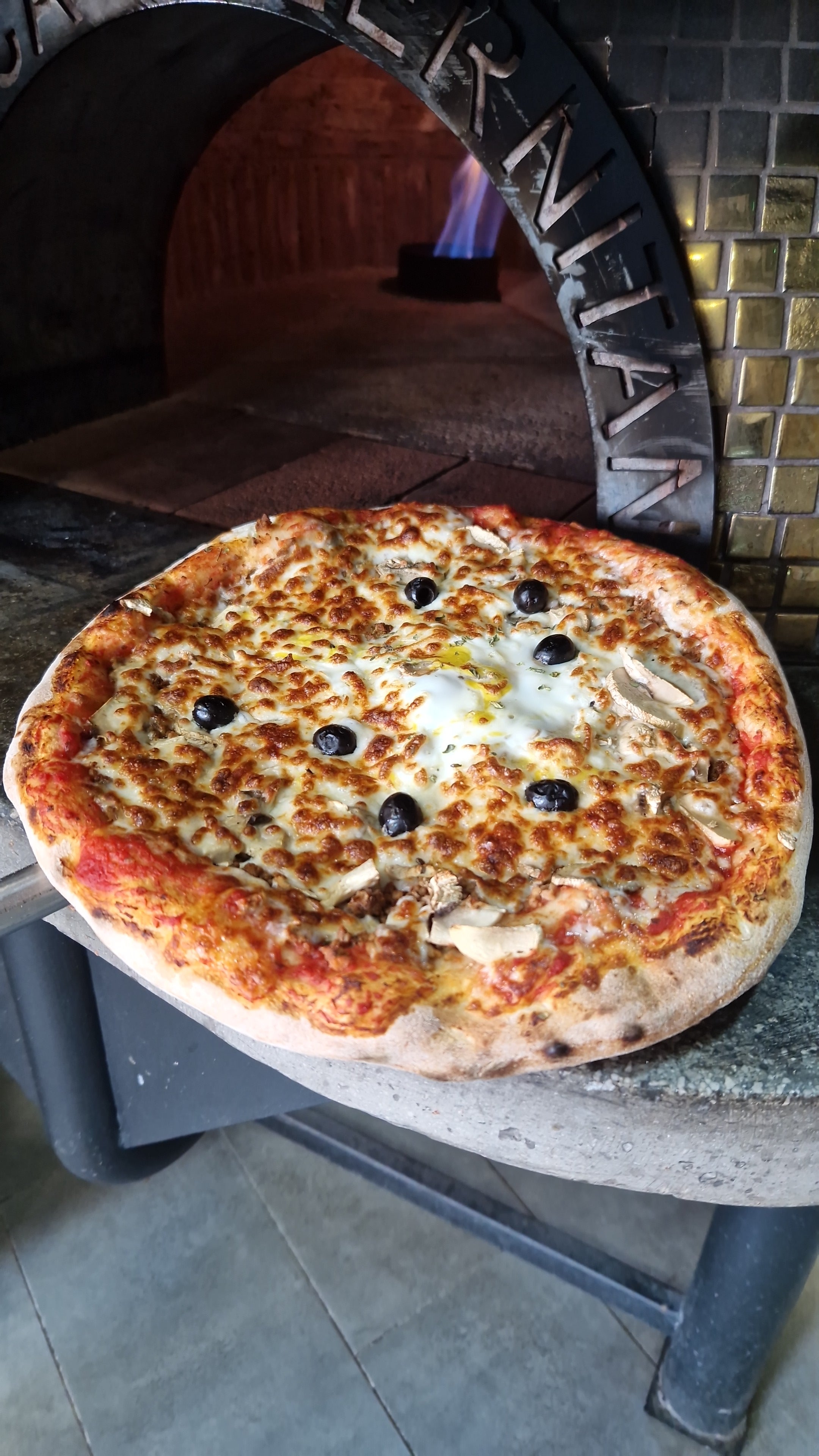 Pizza Campione