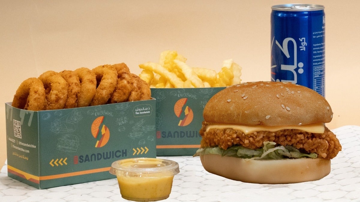 Meal Crispy Chicken Slider And Onion Rings