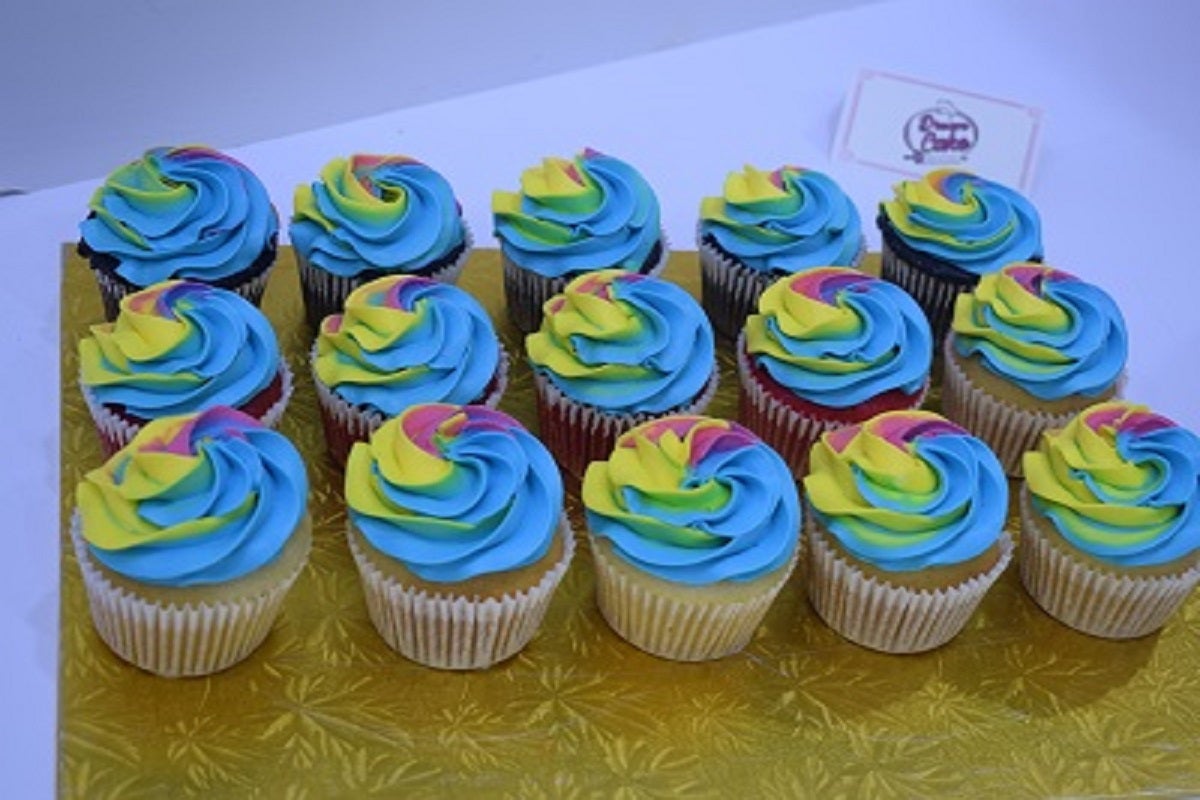 Rainbow Cupcakes (12 Pieces)