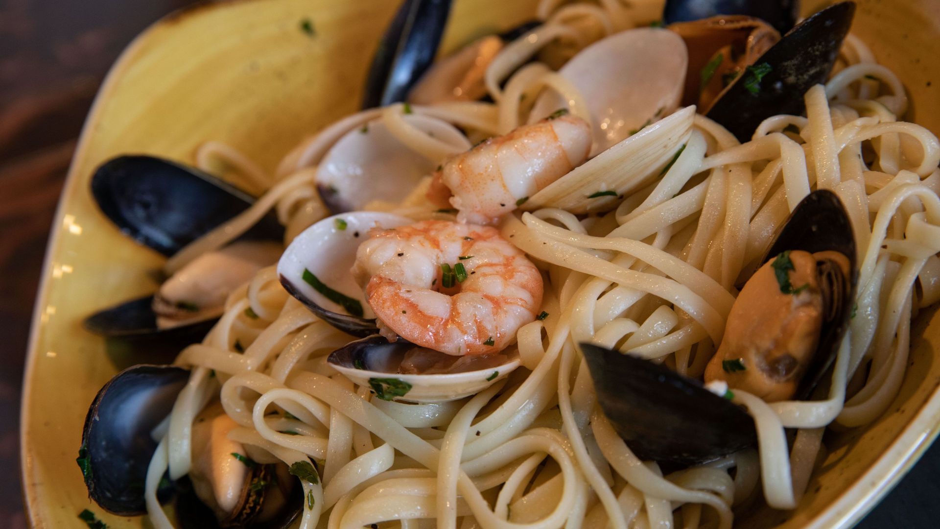 Banana Wharf delivery from Southampton City Centre Order with Deliveroo