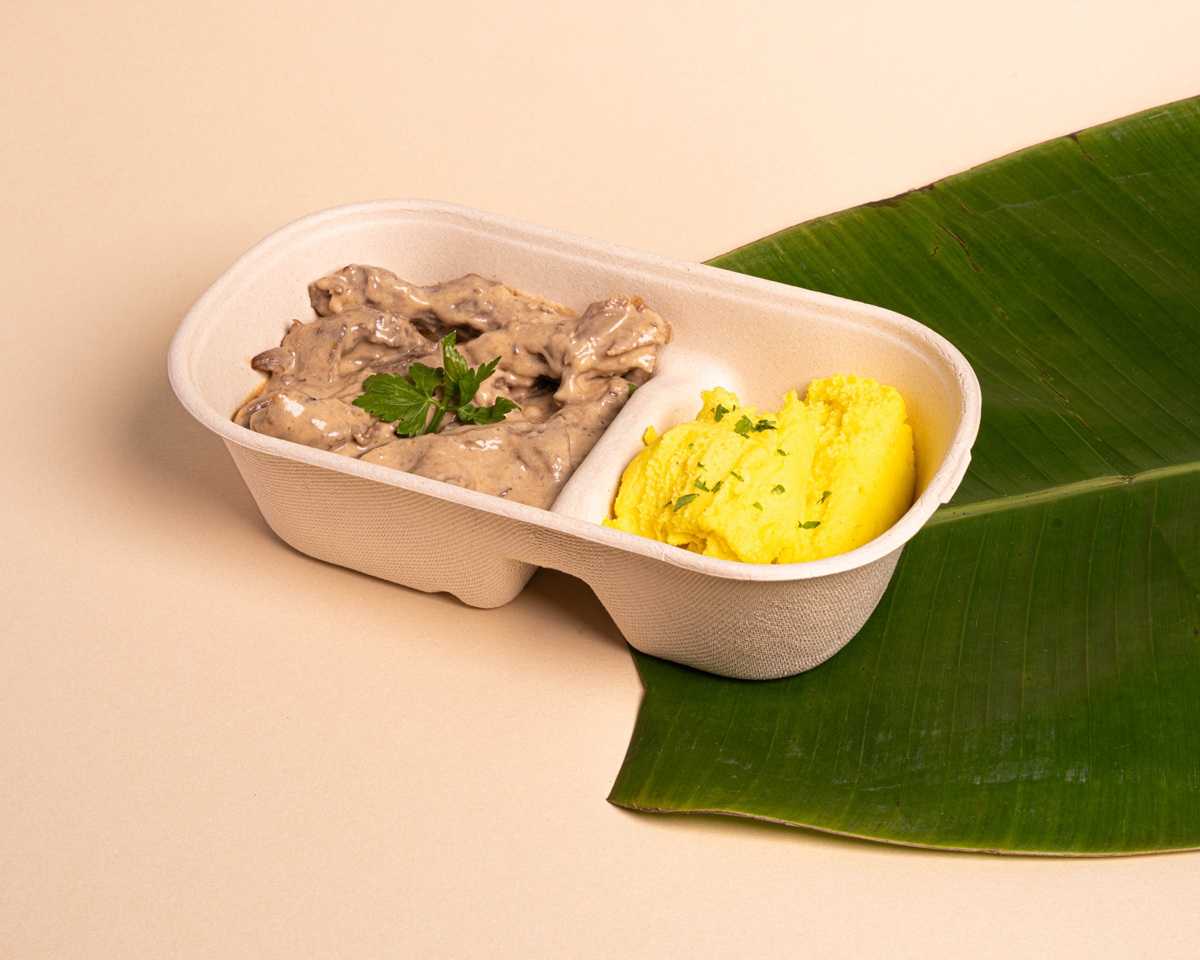 BEEF STROGANOF WITH MASHED POTATO