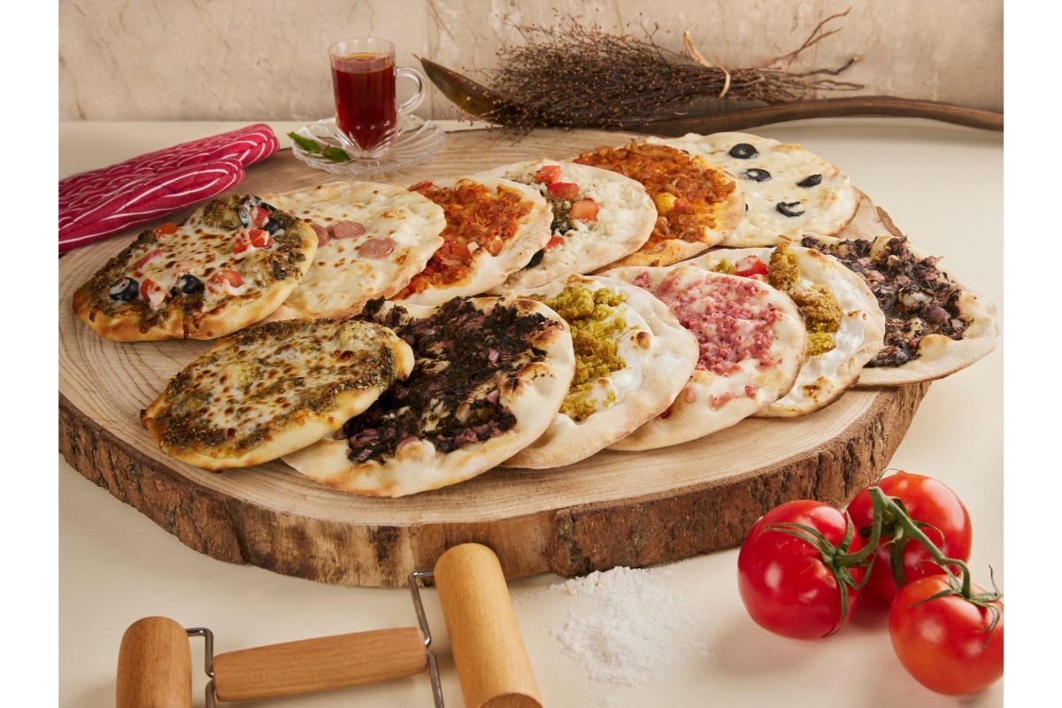 Half Dozen Fatayer Mix Medium Size