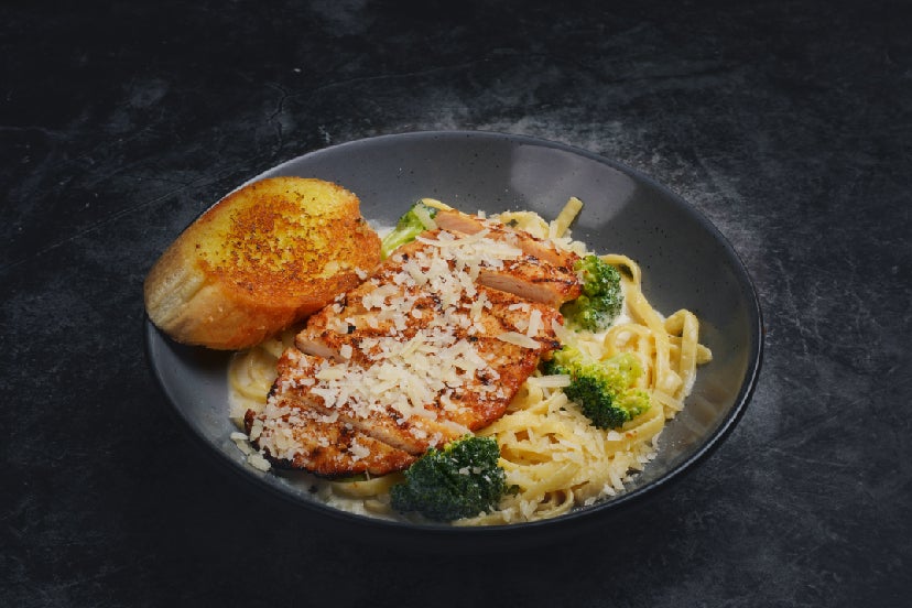 Classic Chicken Alfredo with Broccoli