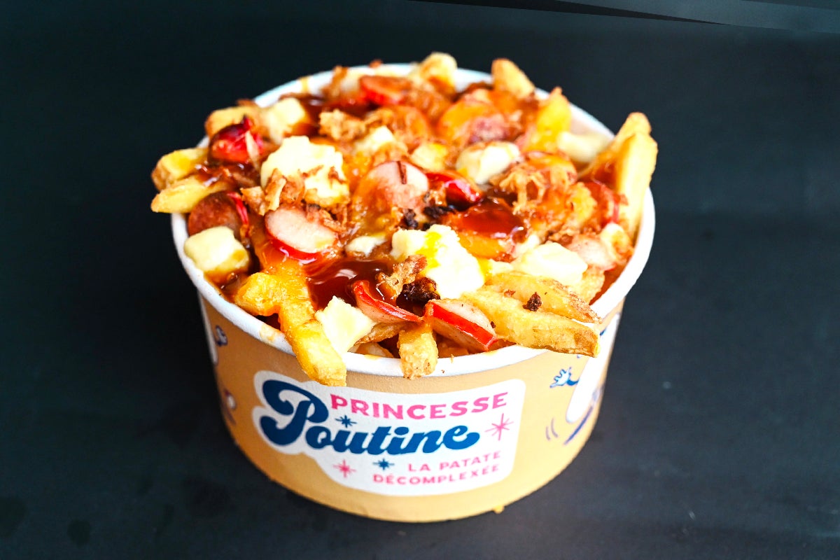 🥔 Poutine Extravagante 🧀 🌭 🧅 ♨️
