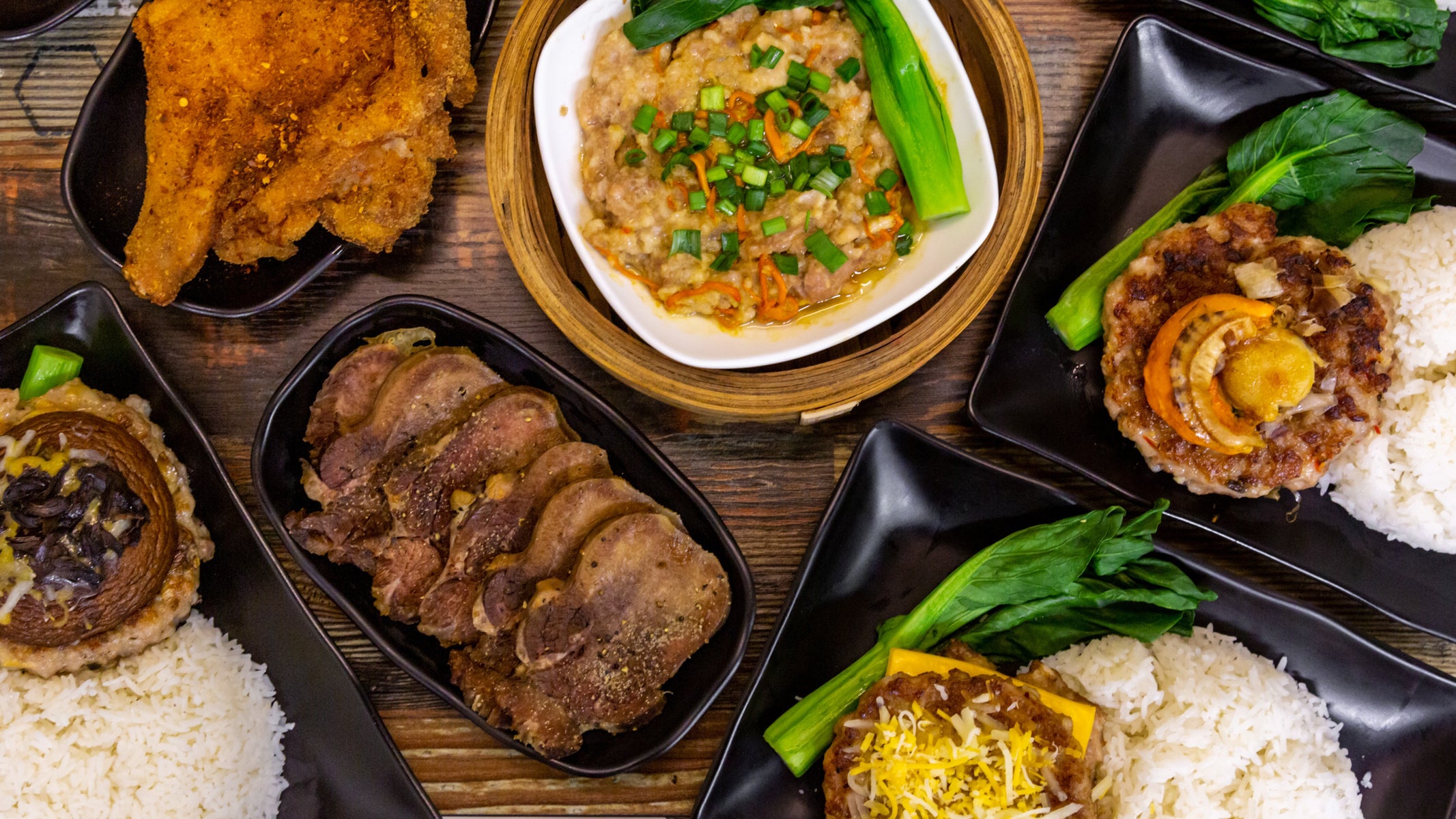 83 Seafood Restaurant delivery from Aljunied Order with Deliveroo