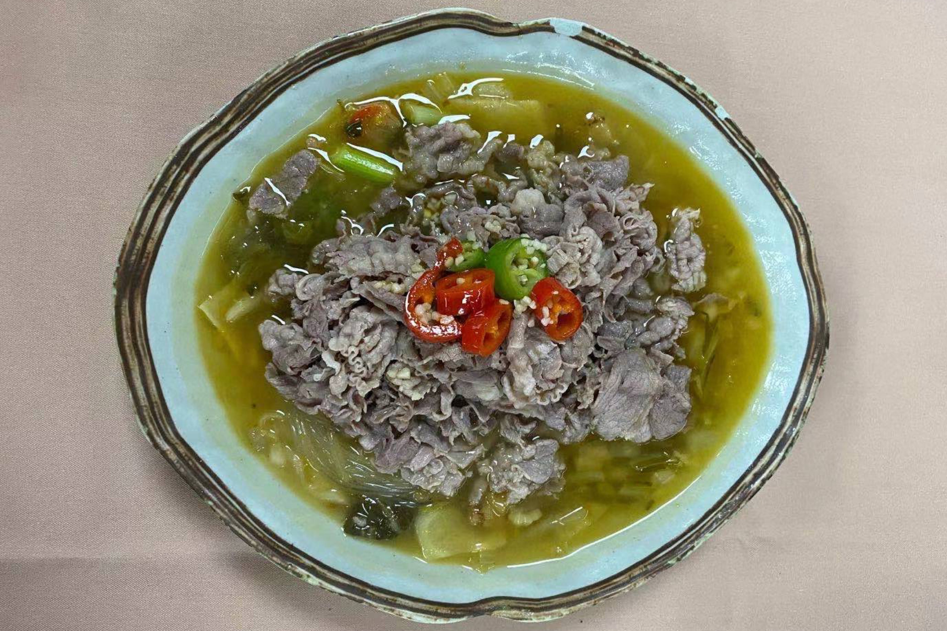 🌶️Sliced Beef with Lily Mushroom,Wild Chilli(金湯酸辣肥牛)