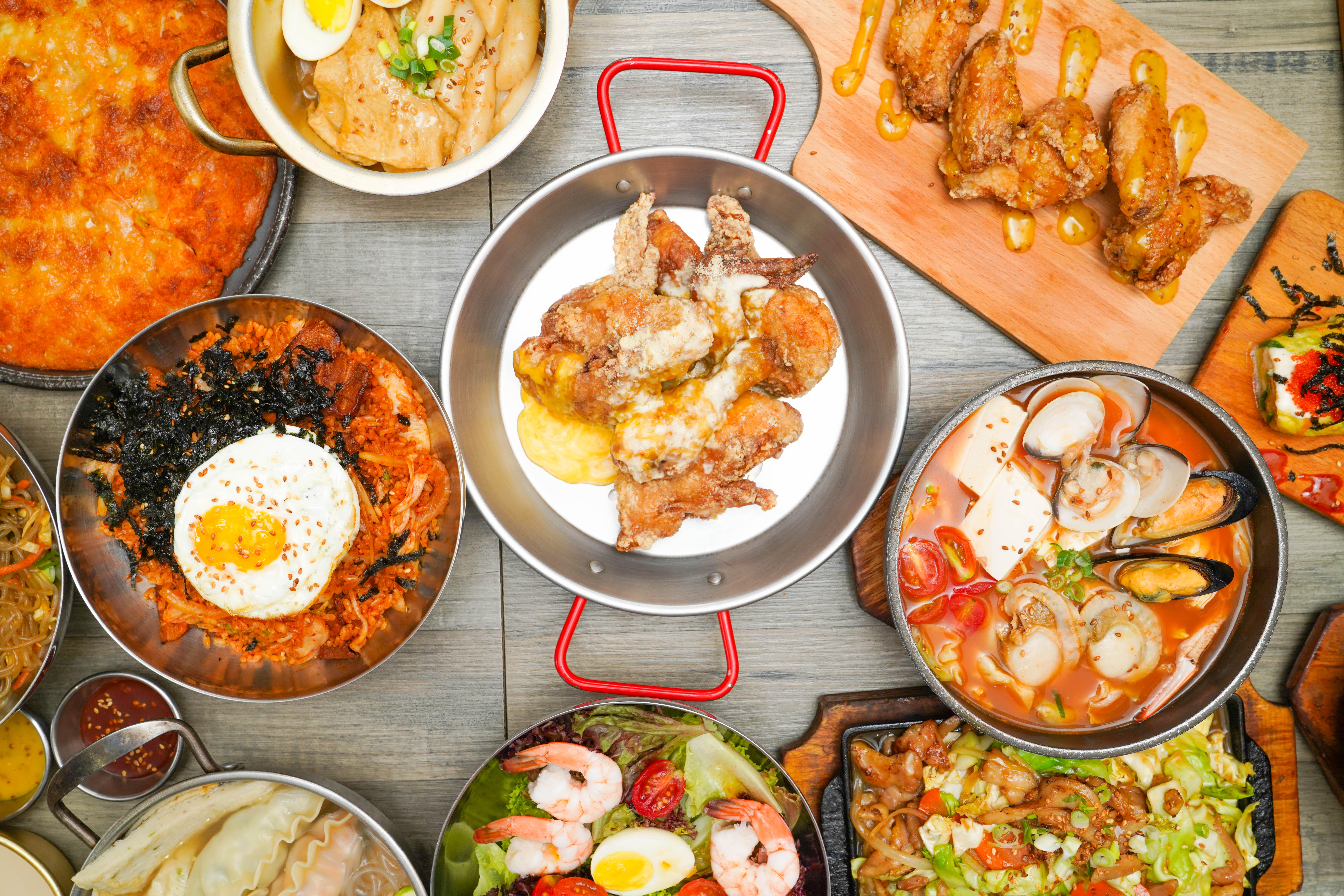 位於Tsuen Wan核心的韓閣 Korean Loft Café，為您提供滋味美食。保證是您喜愛的菜式，現在立即