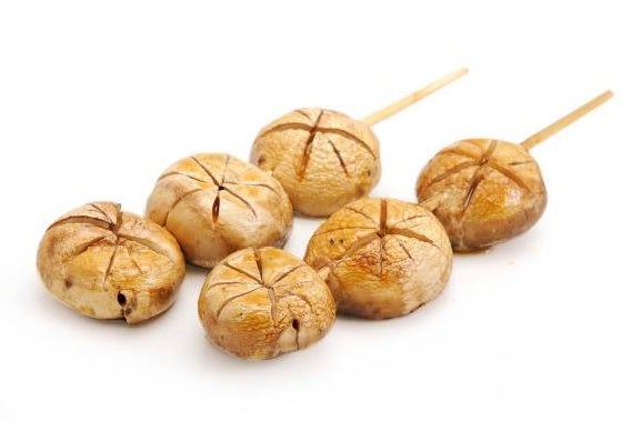 Y10. Brochettes de champignons
