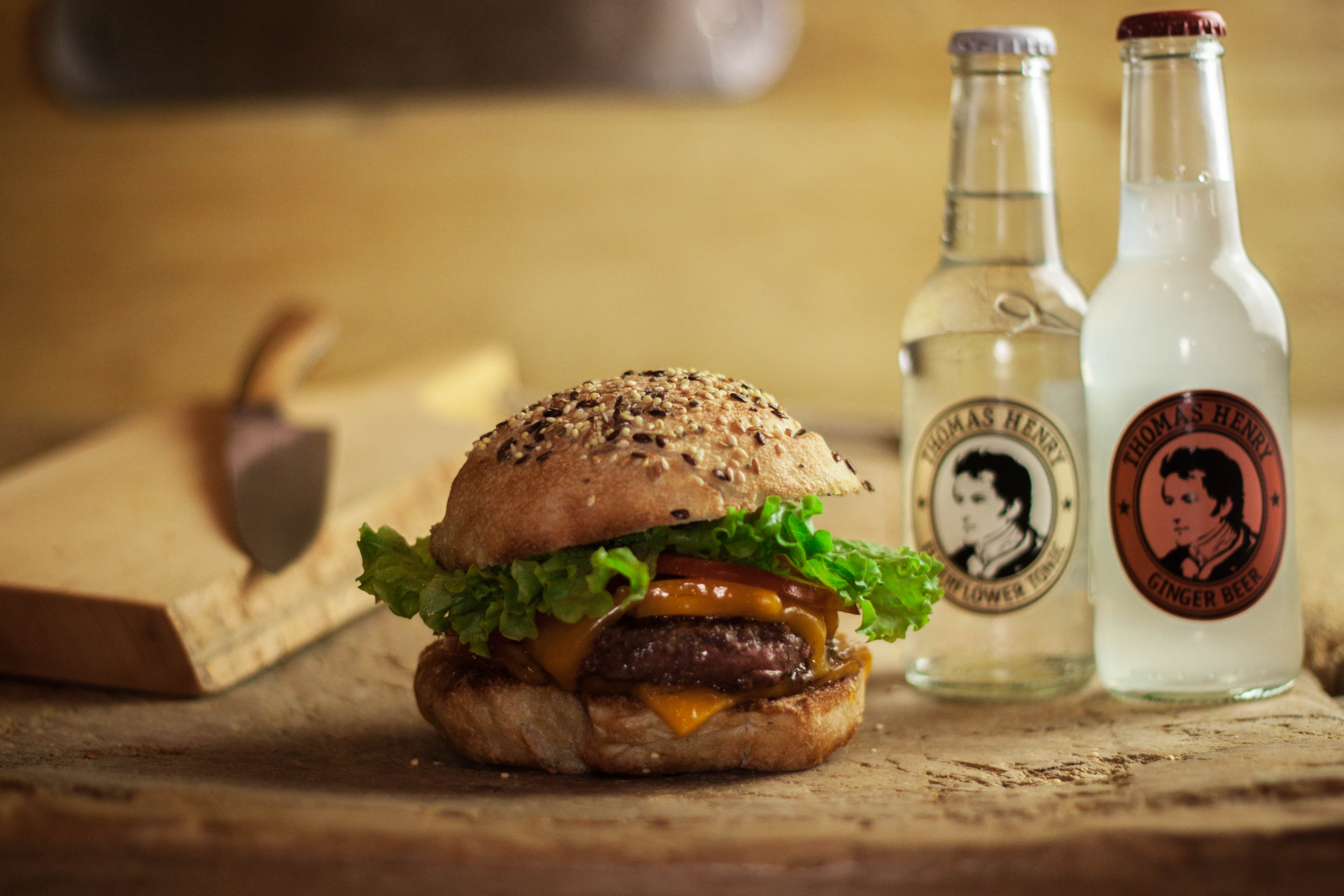 Livraison Burger University 🍔 à Centre ville Commandez avec Deliveroo