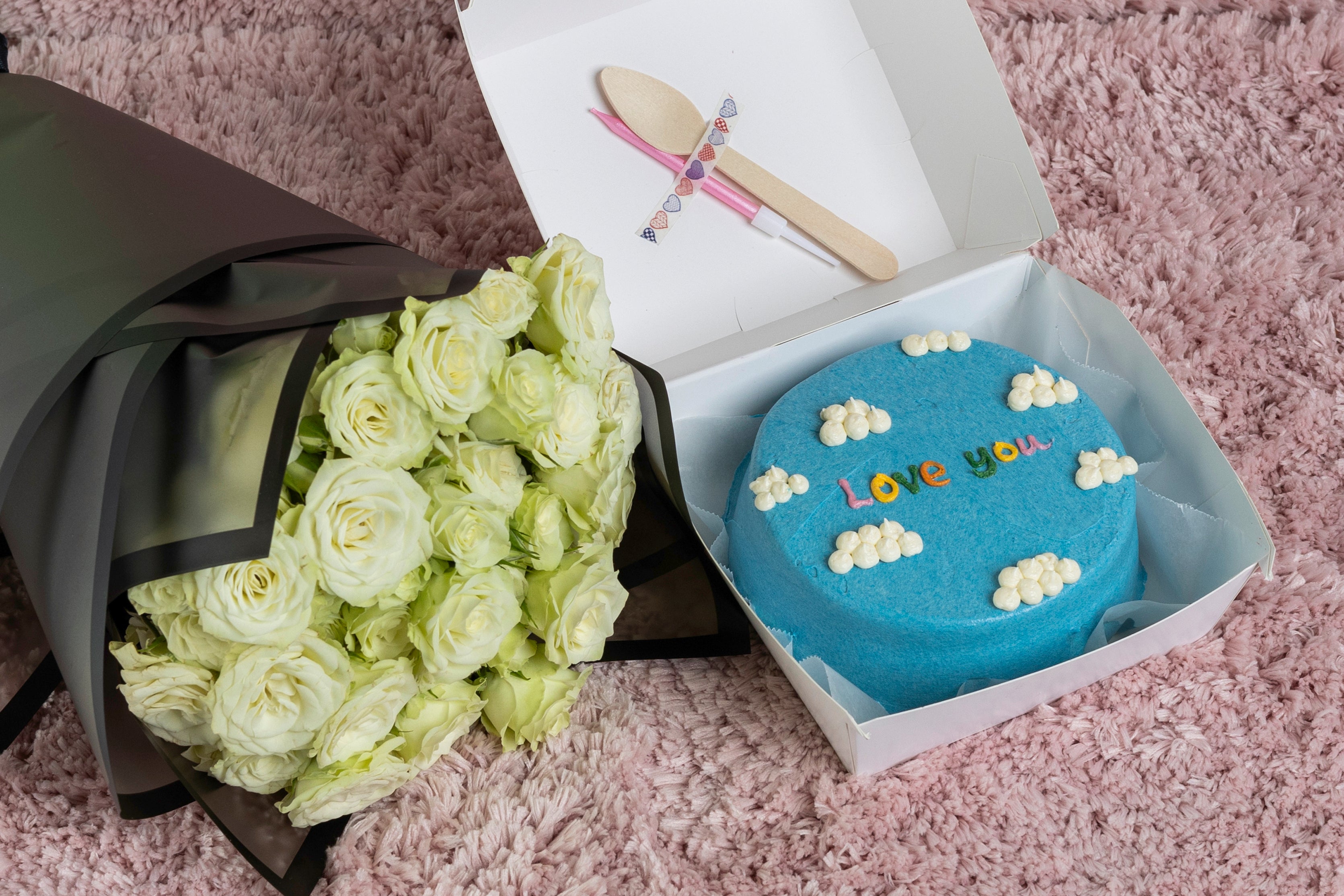 Skyworth Bento Cake With White Roses