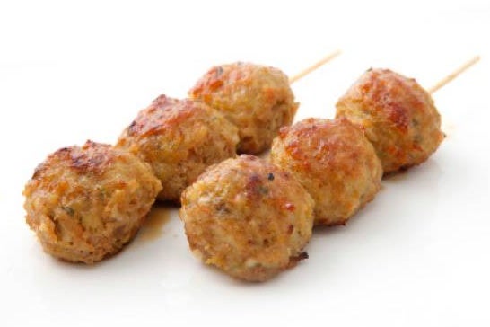 Y3. Brochettes de boulettes de poulet