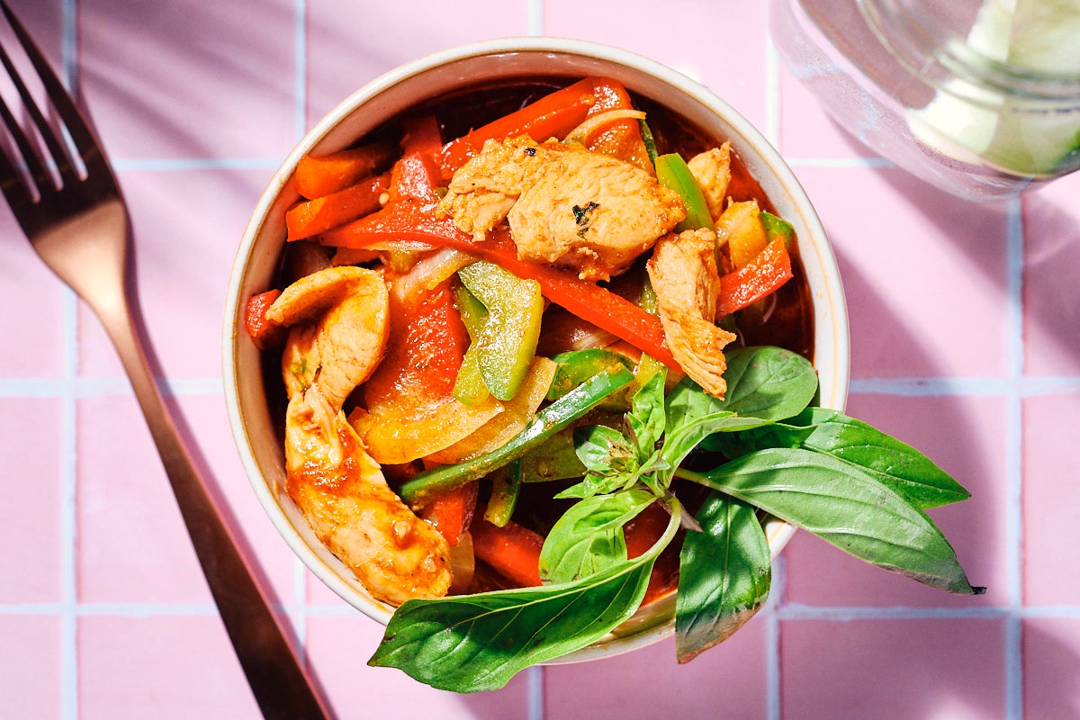 🍗 SAUTÉ BASILIC POULET  SERVI AVEC DU RIZ