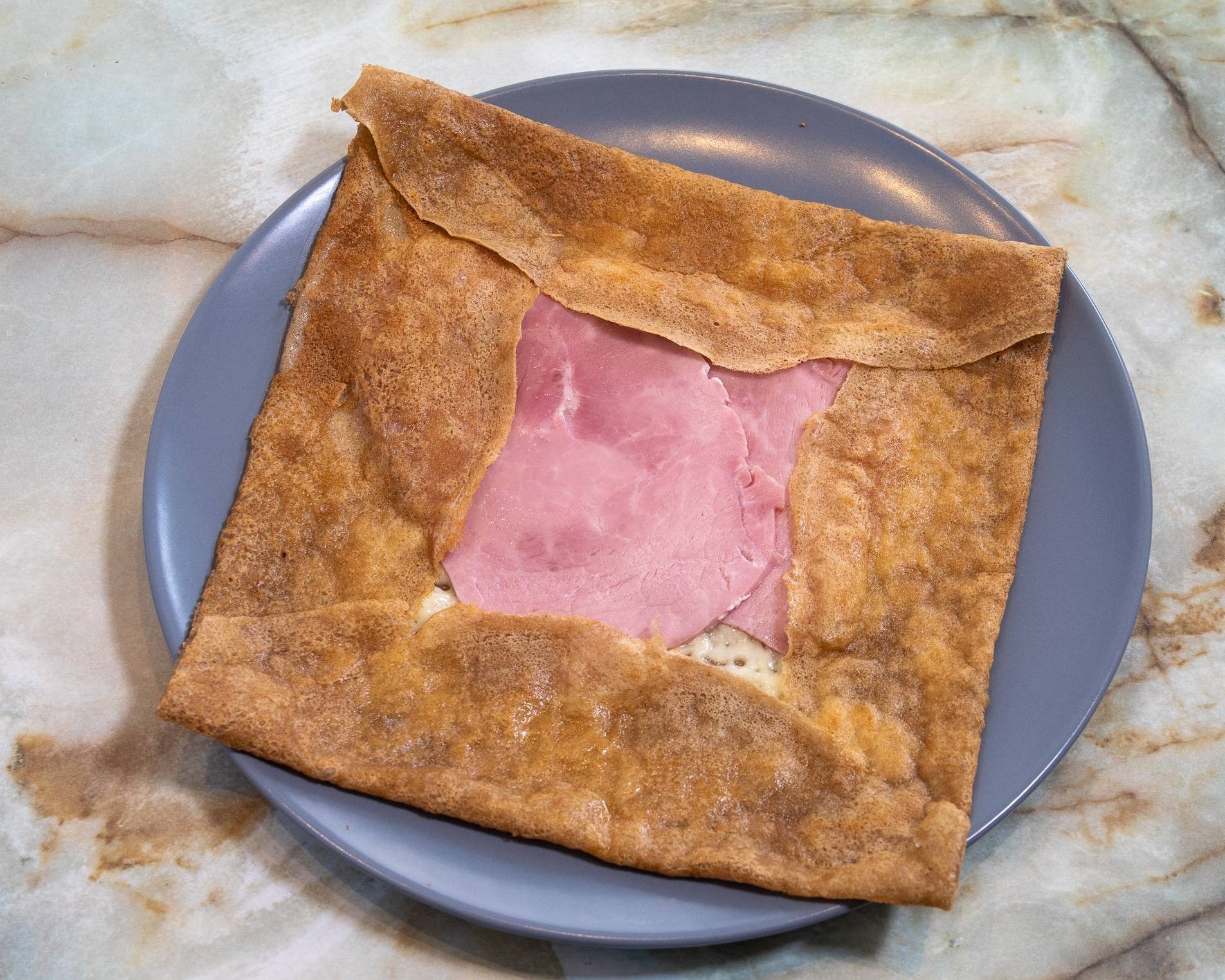 Galette jambon fromage
