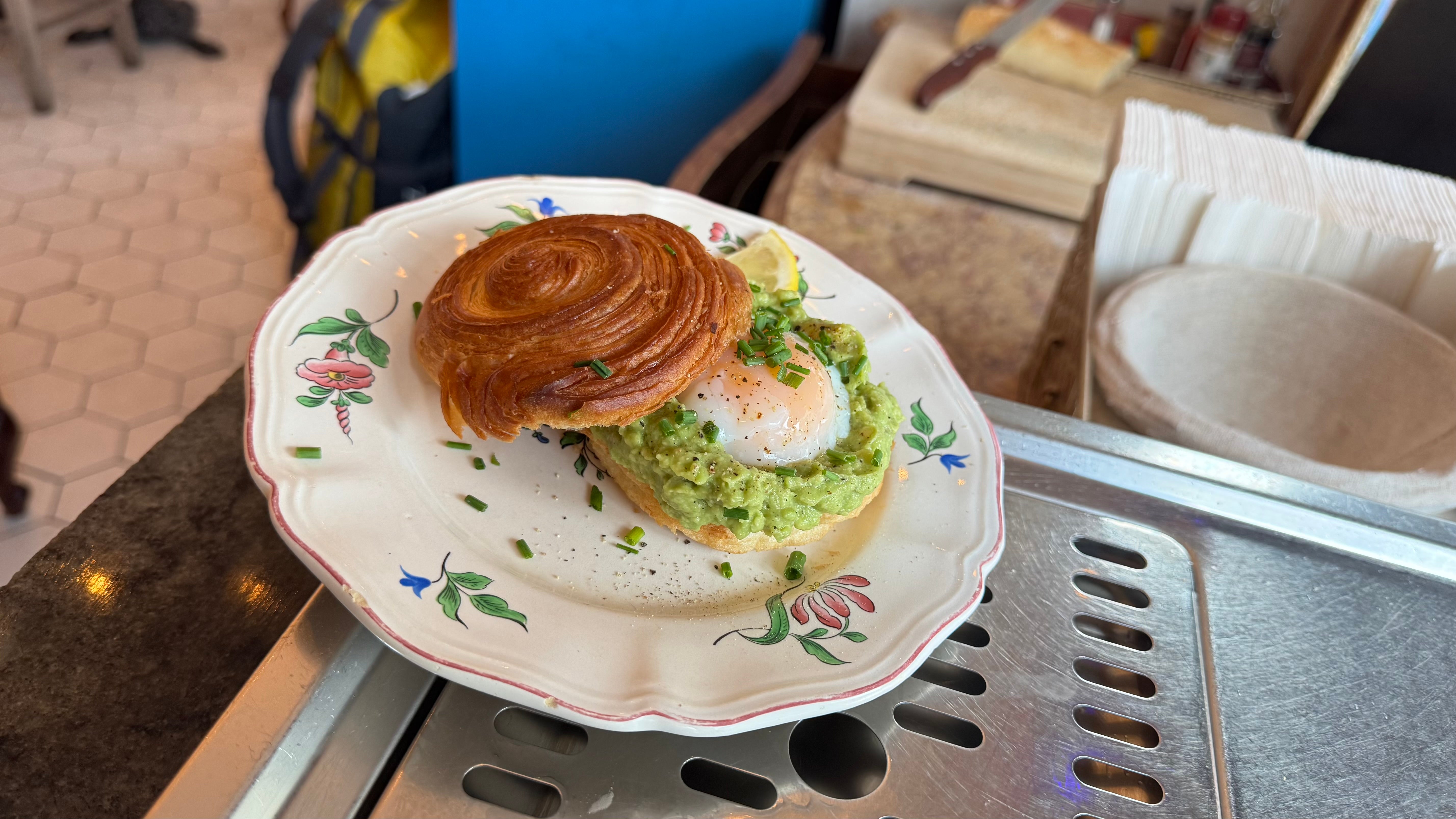 🥑 Avocado croissant toast
