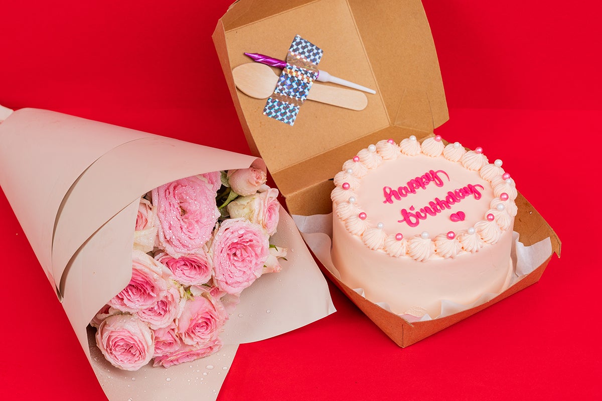 Pink pearls cake With pink flowers