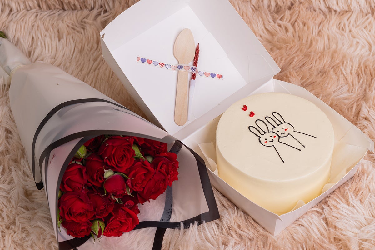 2 Bunny Cake With Flowers