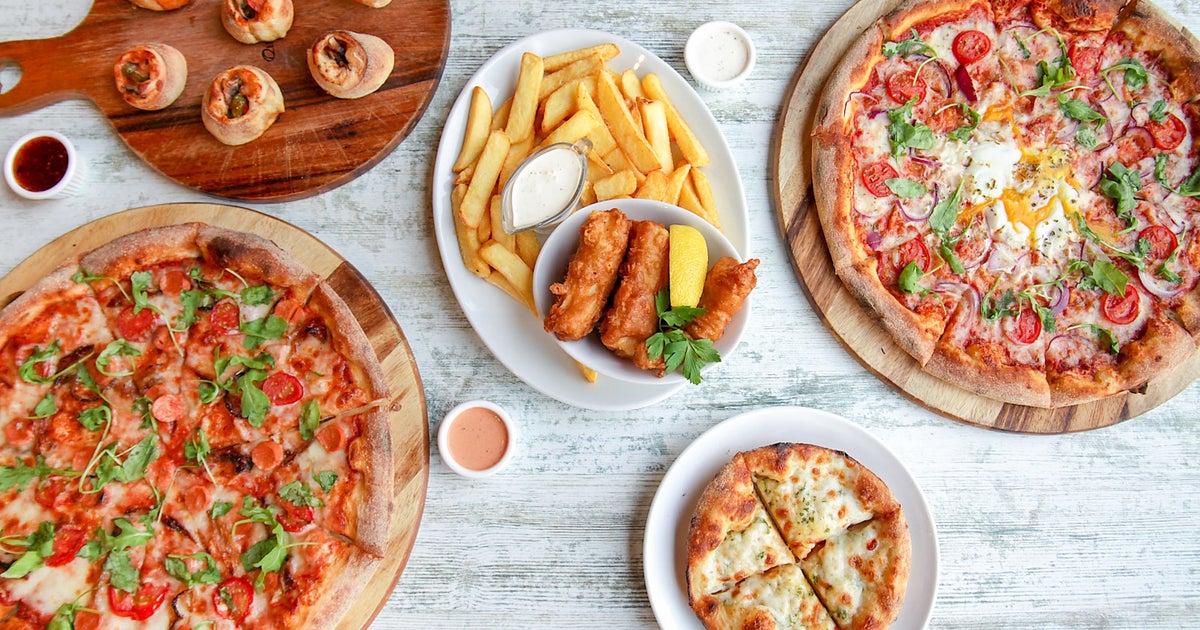 Eli’s Pizza delivery from Borehamwood - Order with Deliveroo
