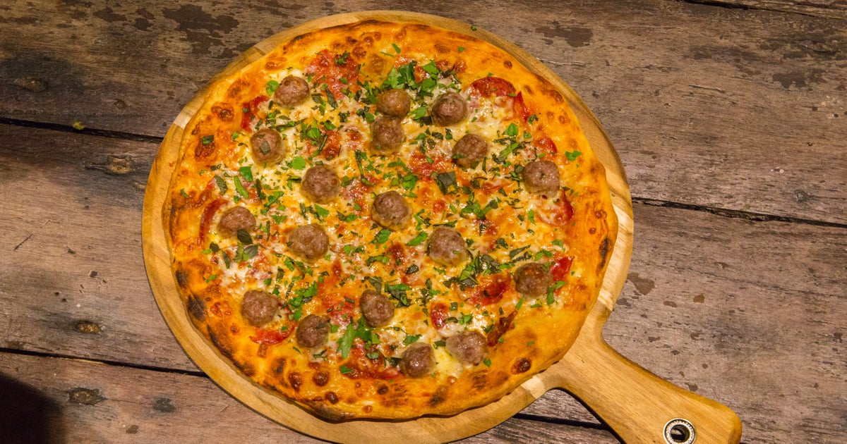 Alfred's Pizzeria delivery from Perth CBD Order with Deliveroo