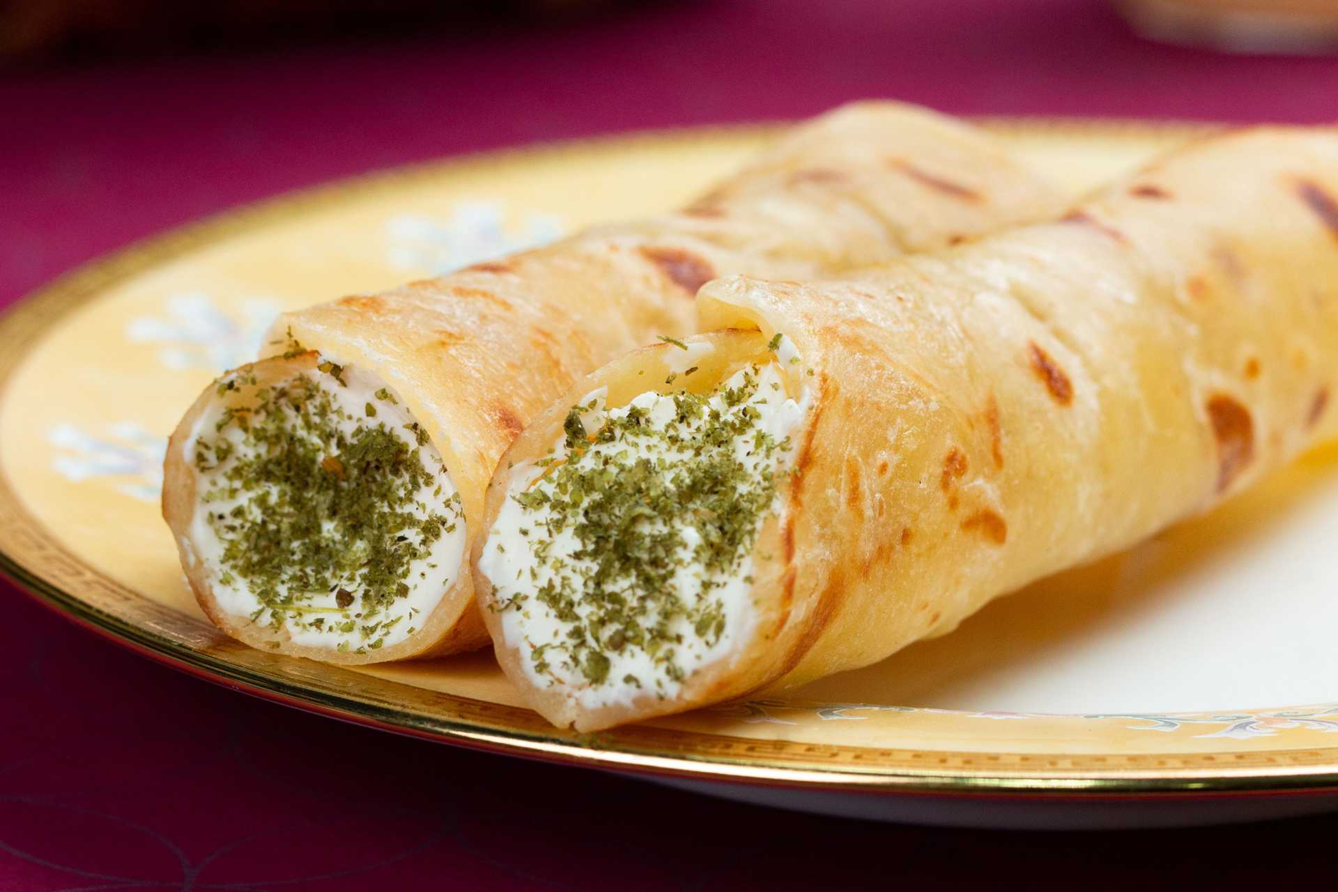 Labneh With Zaatar Chapati