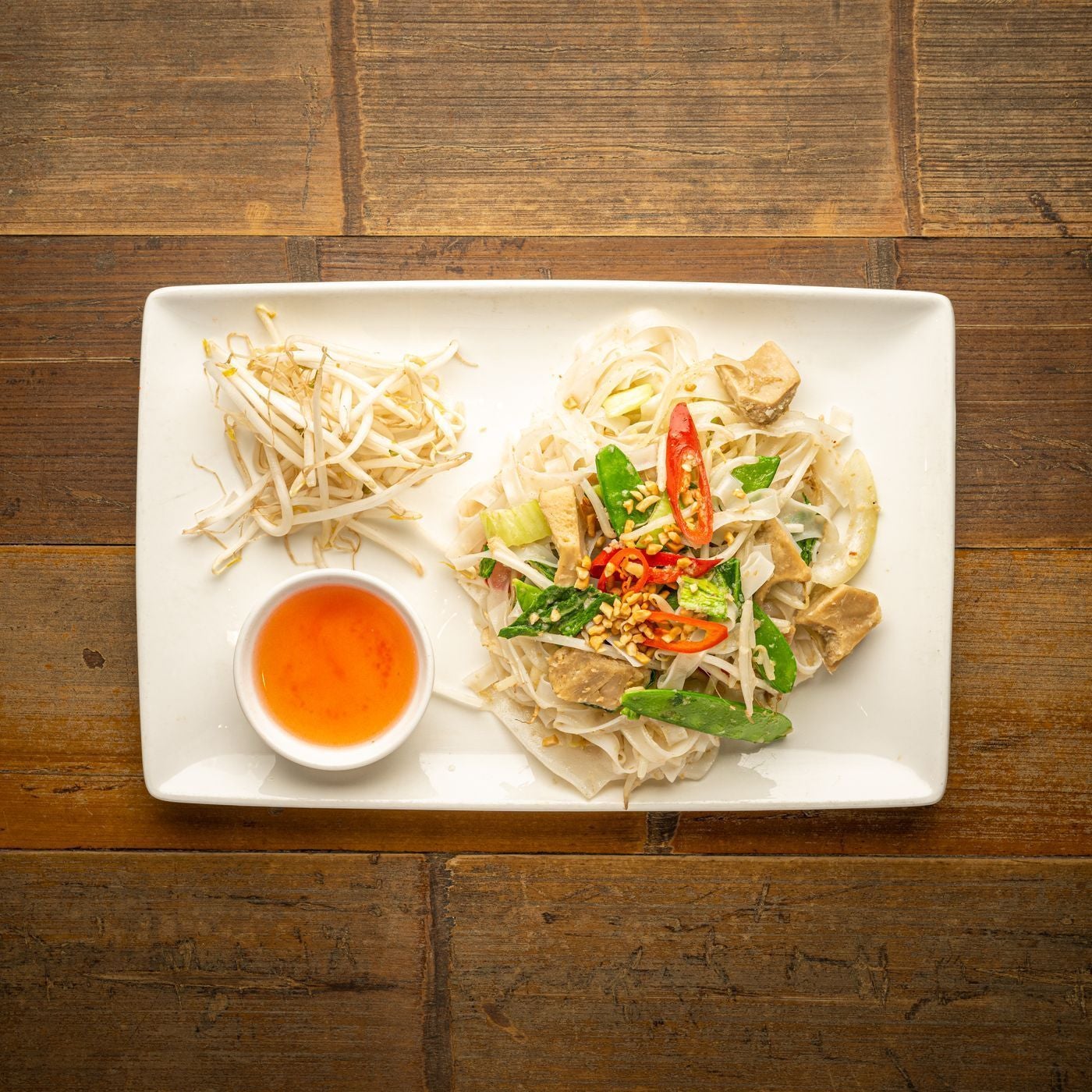 Vegan chicken wok-fried noodles & veg