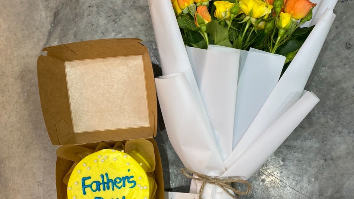 Father’s Day Cake With Roses