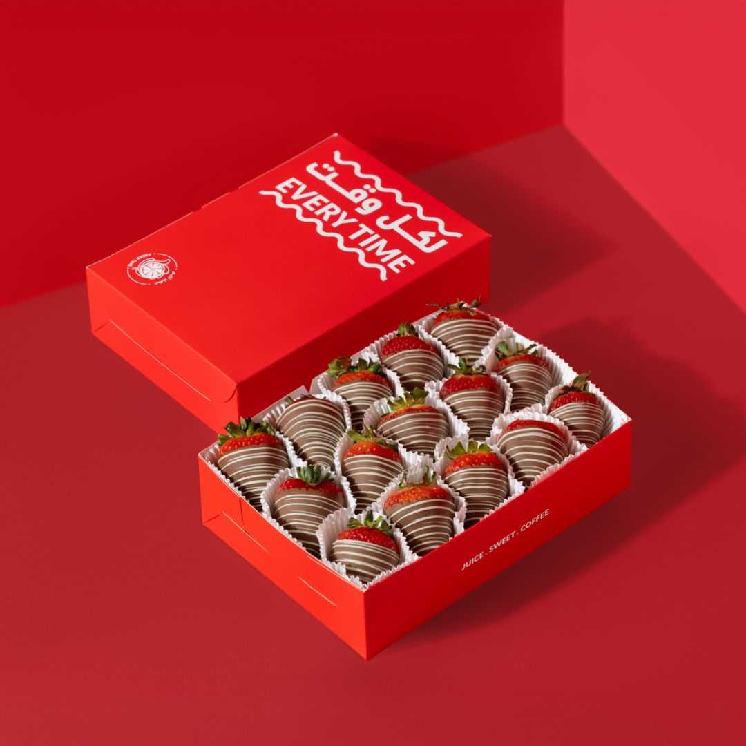 📦 Chocolate Strawberry Box (15 Pieces)