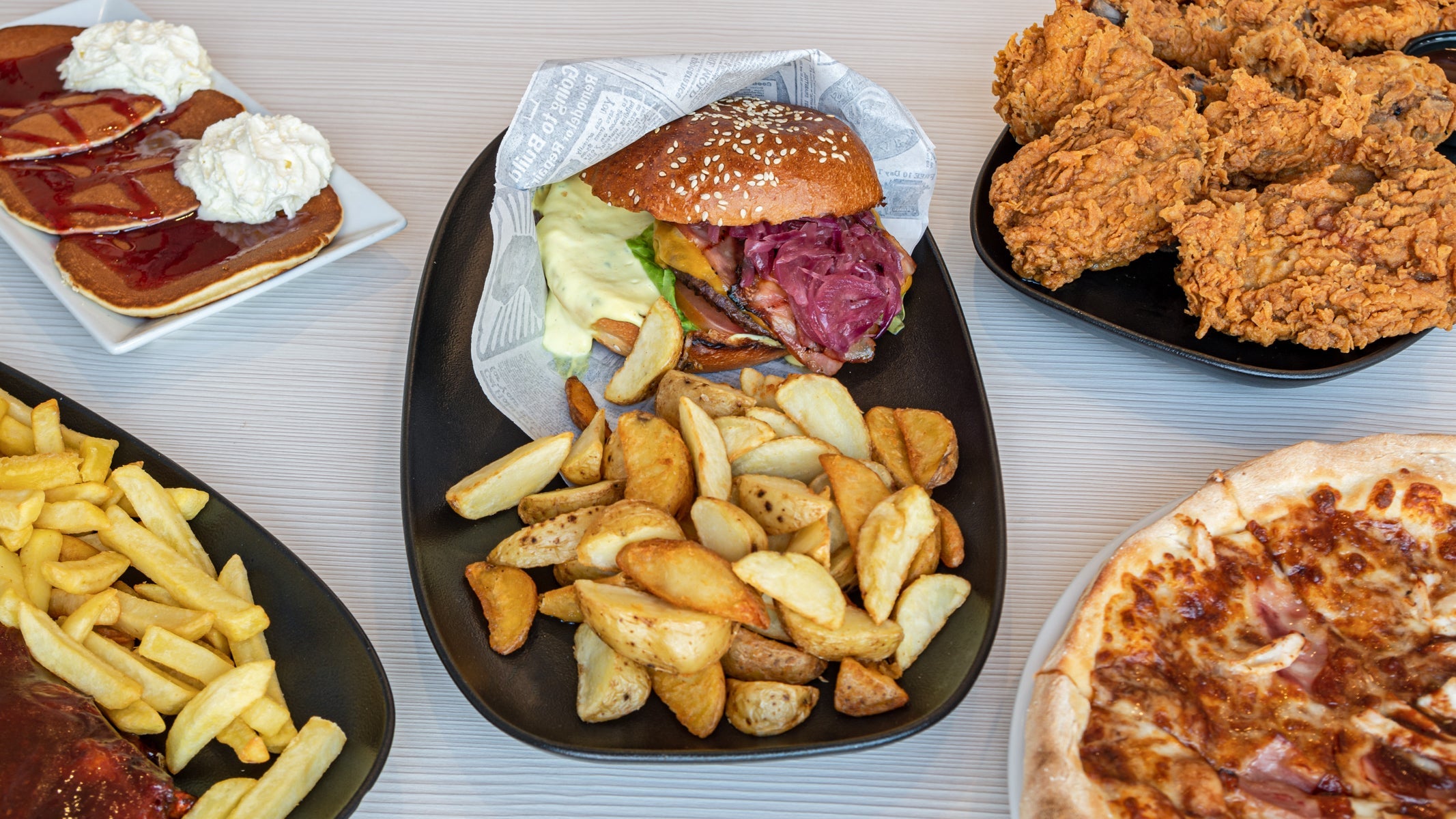 American Urban Food delivery from Fuenlabrada Centro Order with Deliveroo