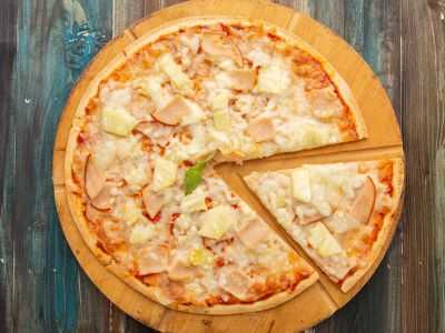 Turkey Hawaiian Pizza