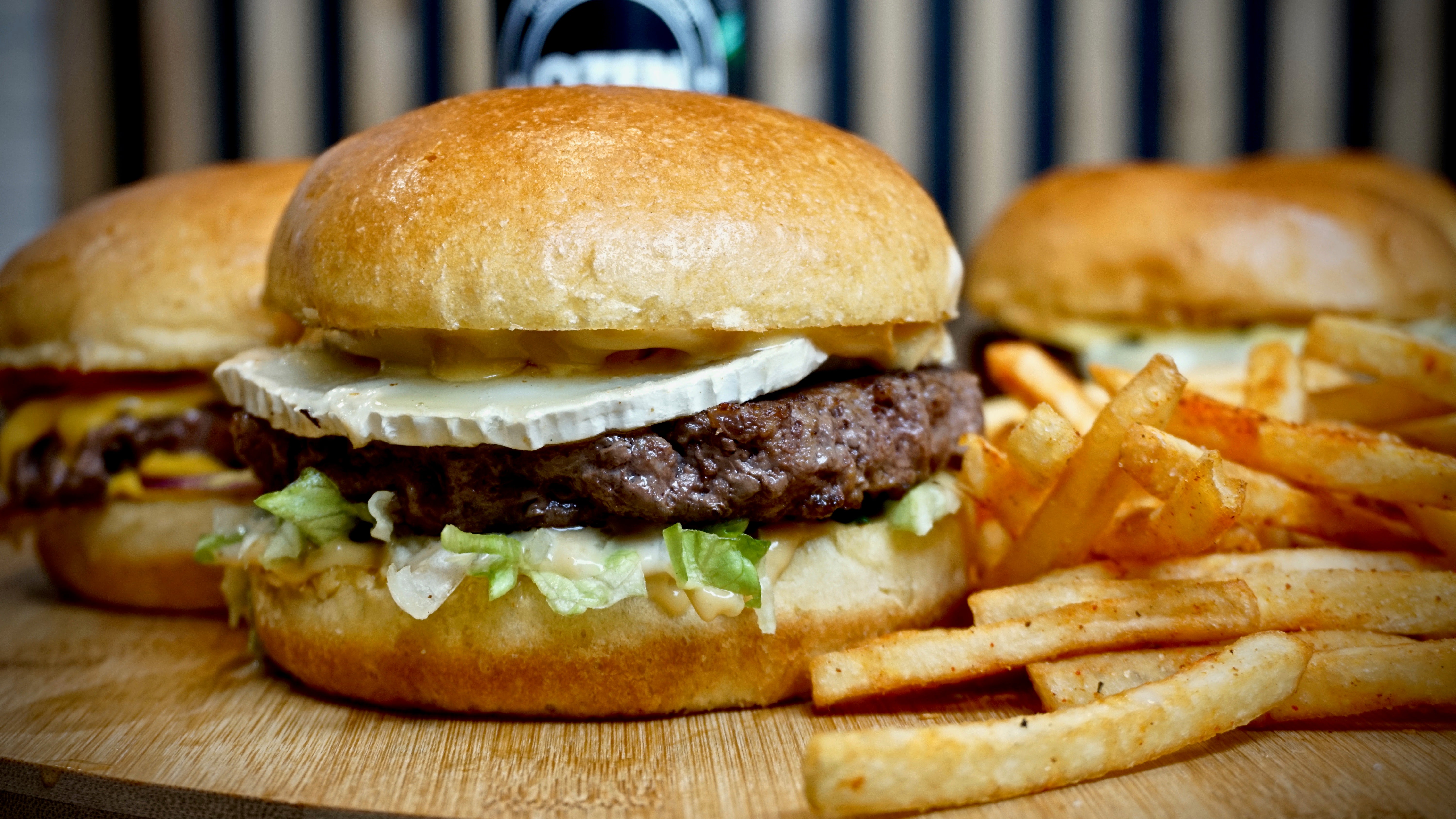 Livraison American Burgers by MEISTER 🍔 à Créteil Palais Commandez