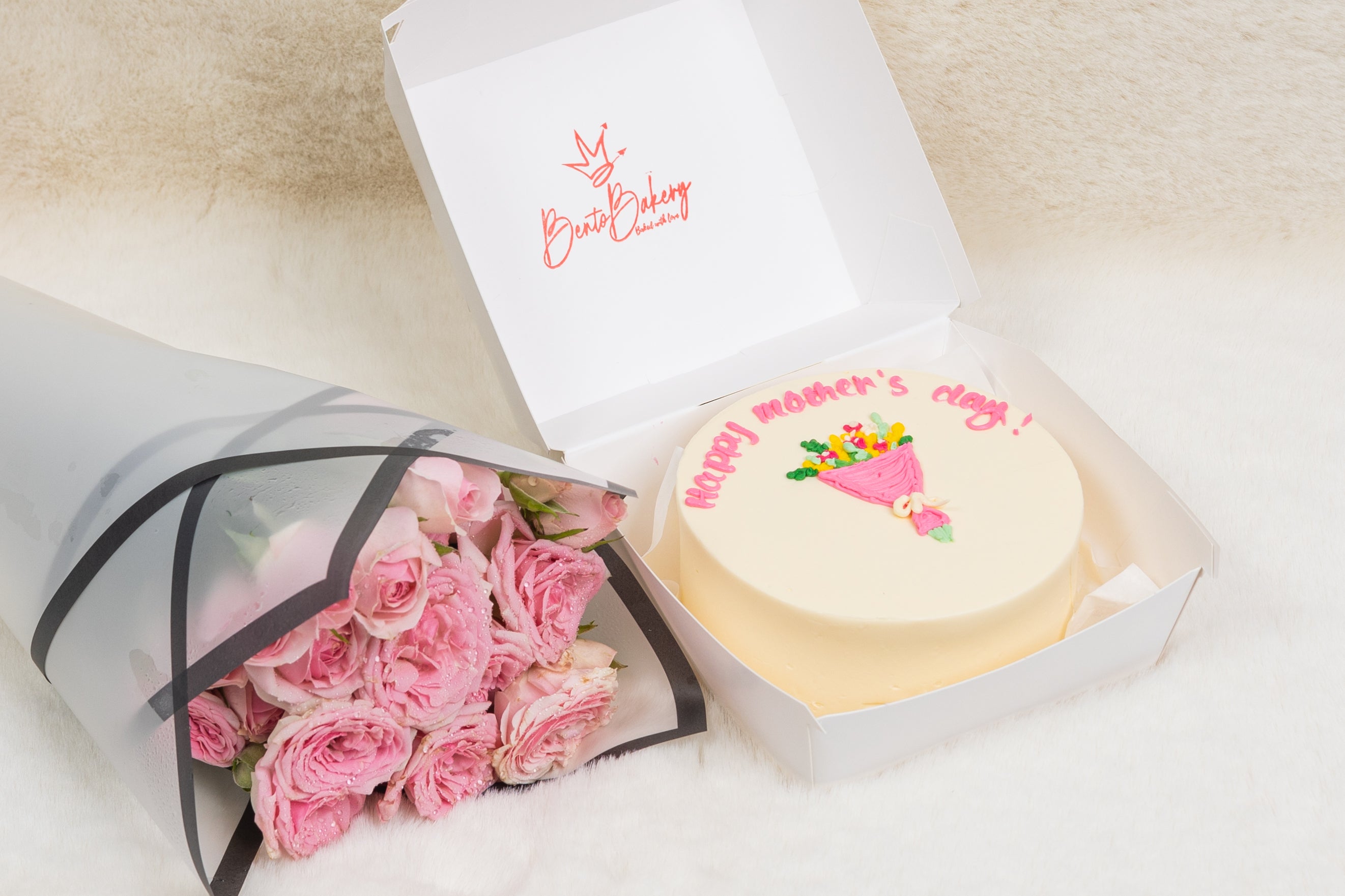 Boquet Happy Mothers Day Cake With Pink Roses