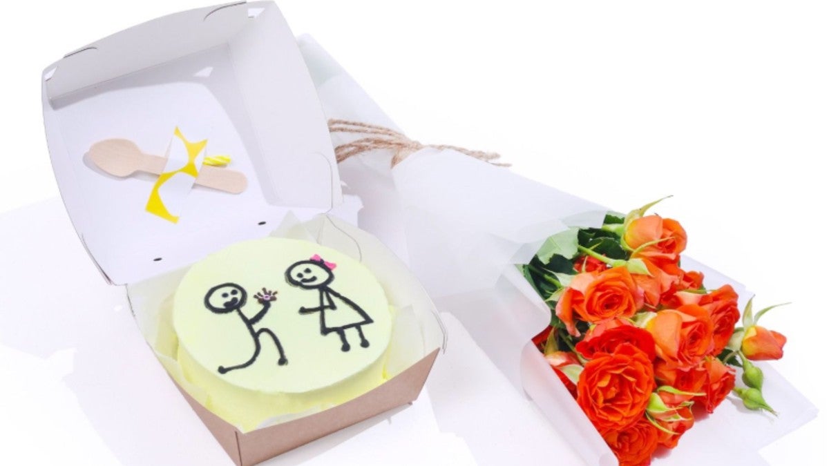 Marrige Cake With Flowers