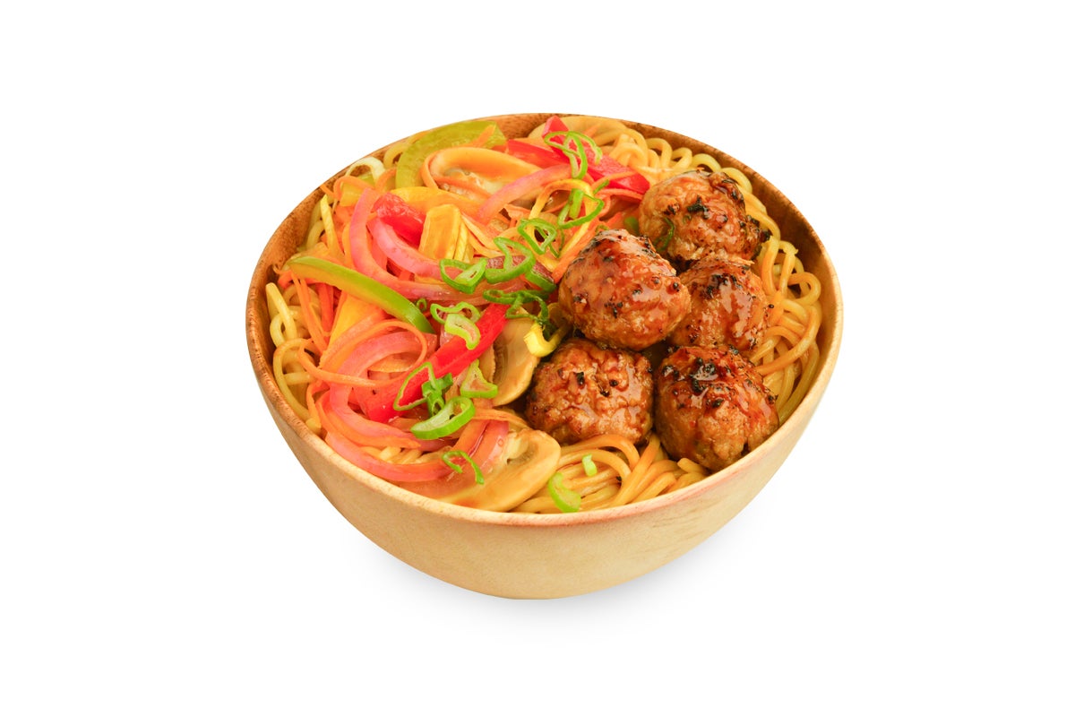 Nouilles japonaises aux boulettes de poulet satay