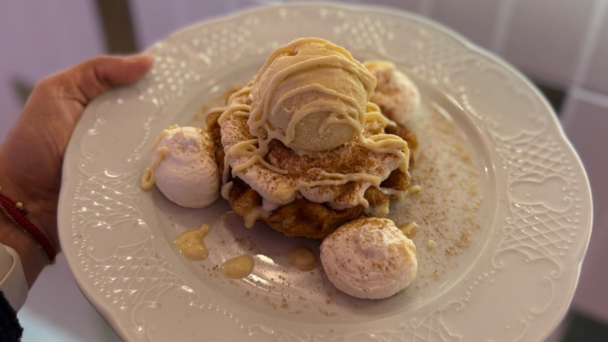 Cinnacroffle rolls