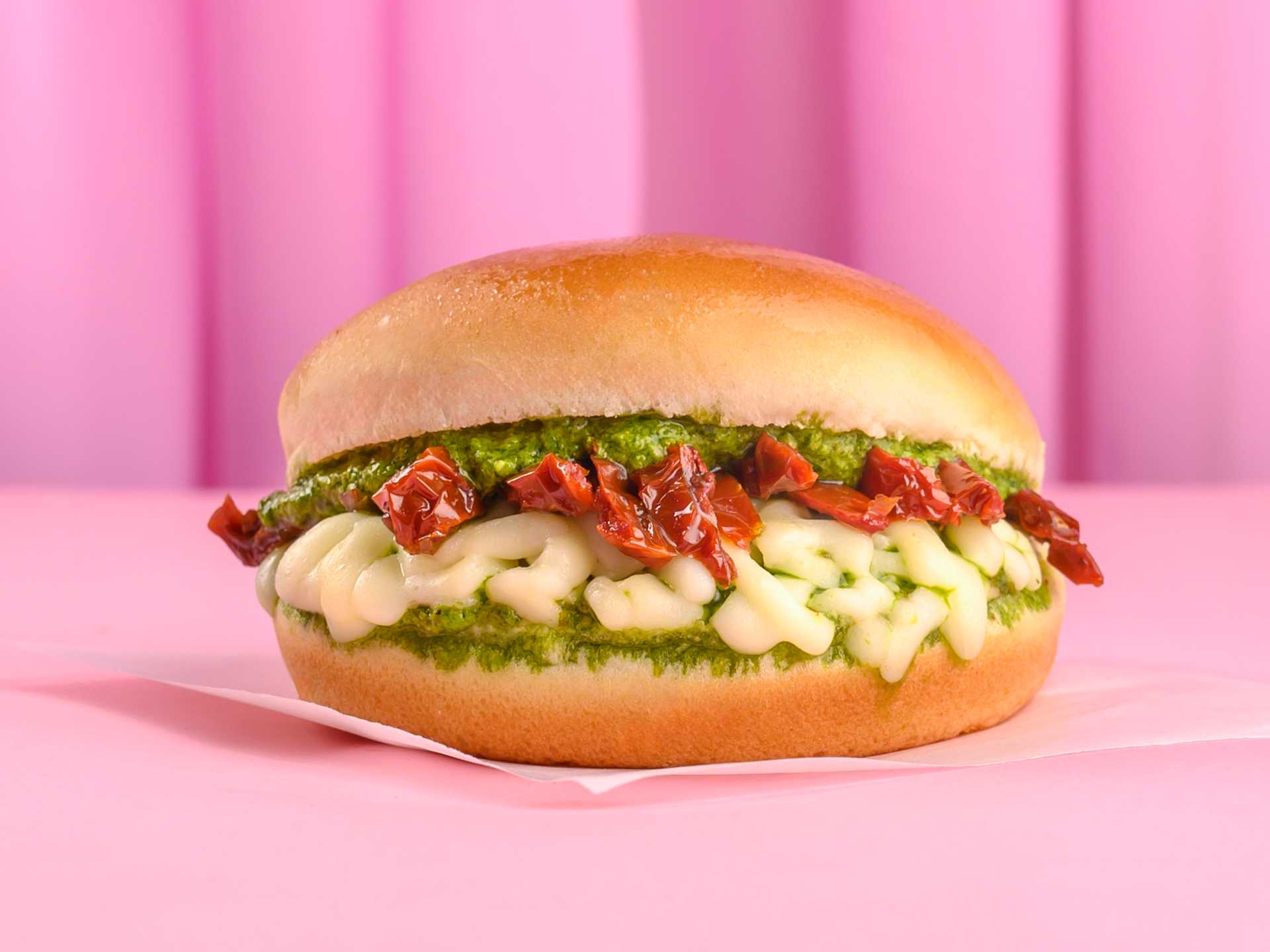 Mozzarella N Pesto Bun