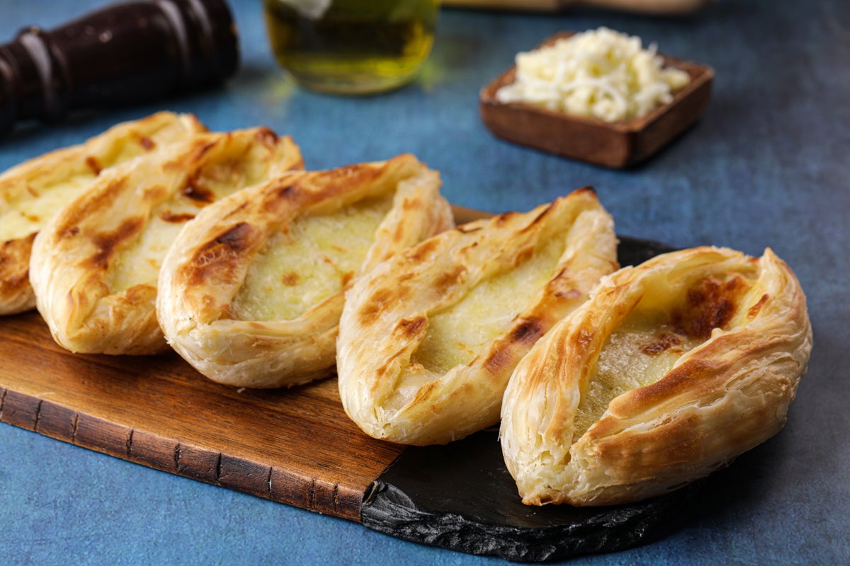 Aish Al-Bulbul (Crispy) (12 pieces)