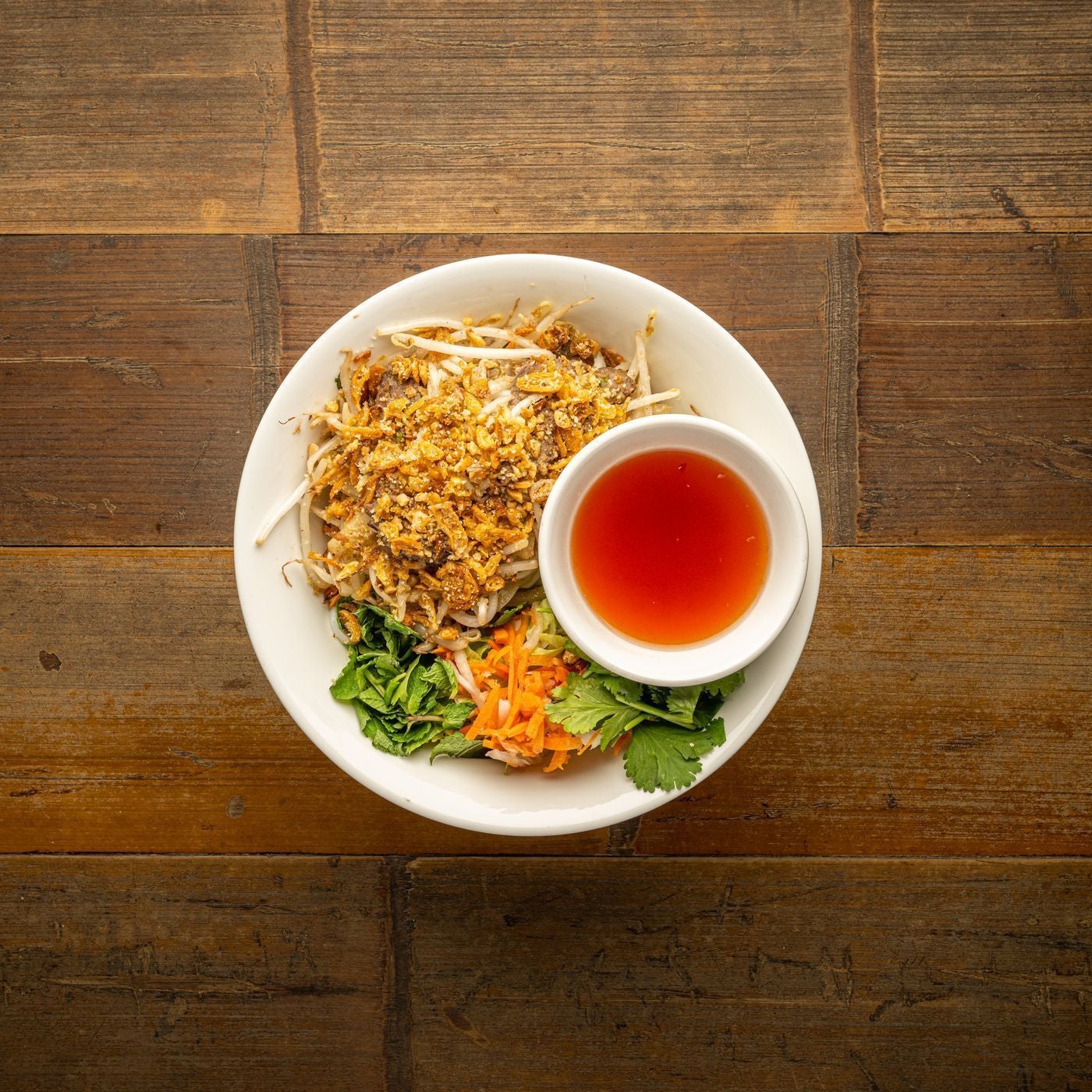 Wok-fried beef vermicelli noodles