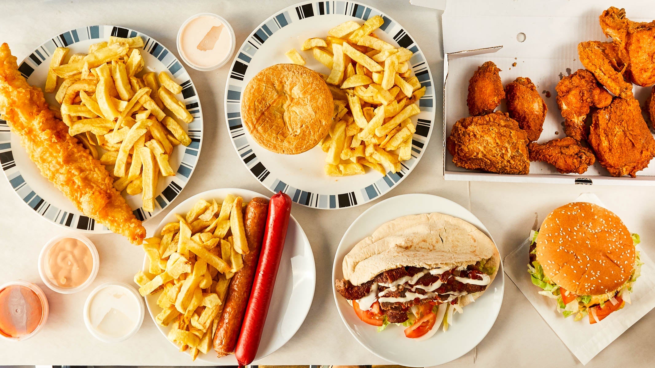 Costas Fishbar & Kebabs delivery from Perivale Order with Deliveroo