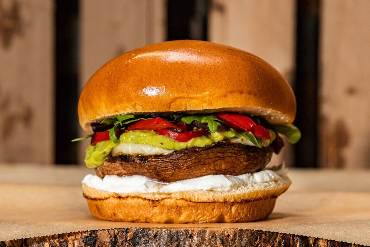 Portobello Mushroom & Halloumi Burger 